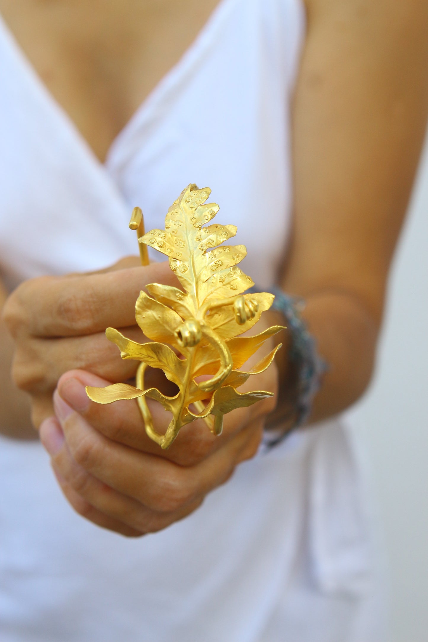 Pulseira com folhas de fetos