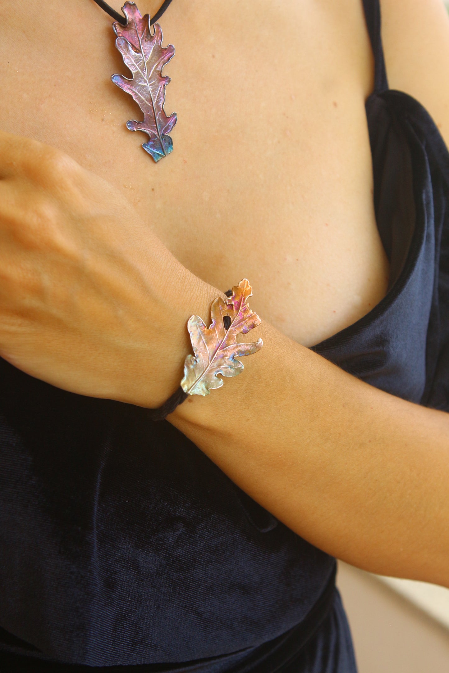 Pulseira com folha de carvalho