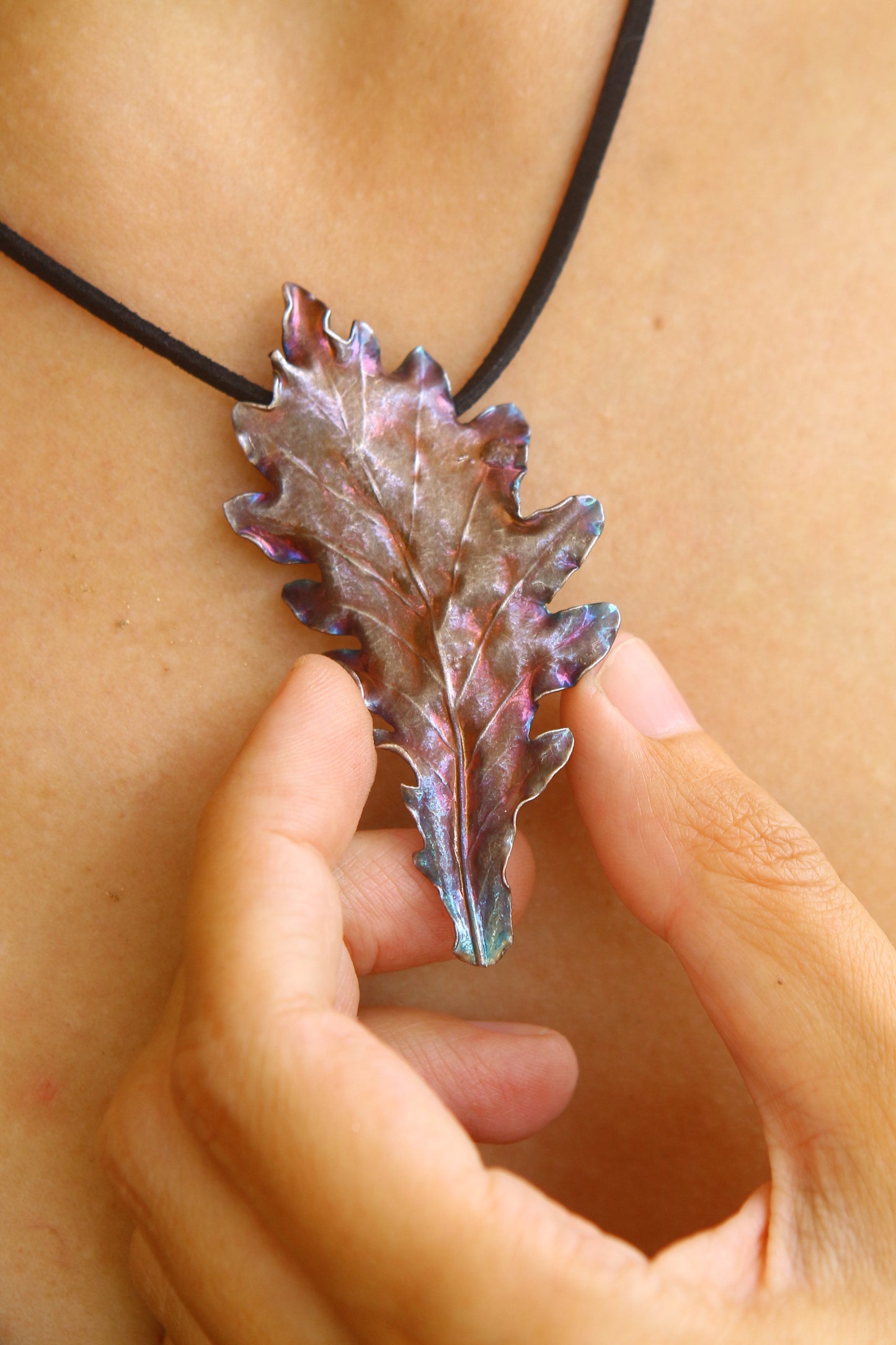 Pendente com folha de carvalho
