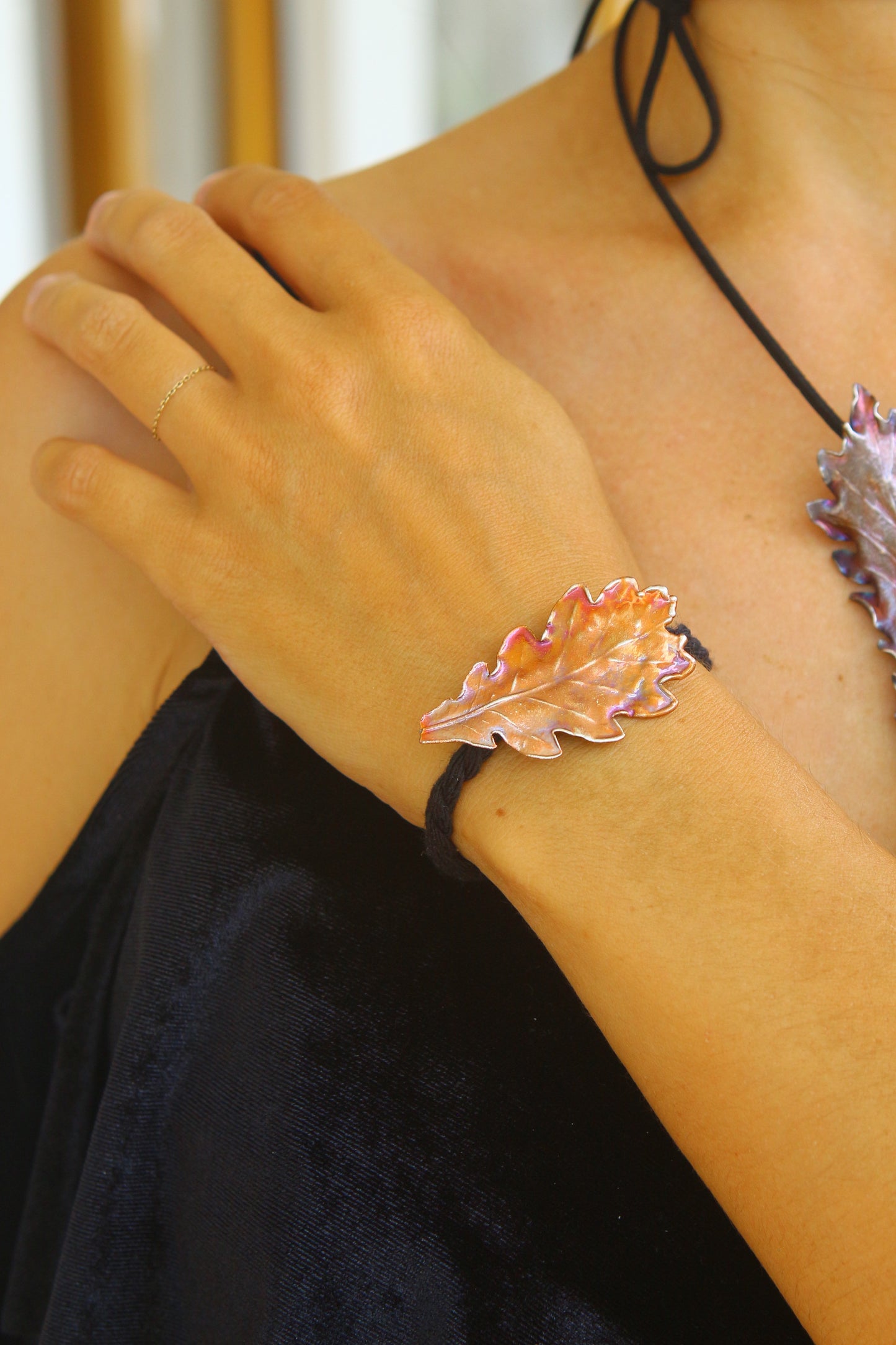 Pulseira com folha de carvalho