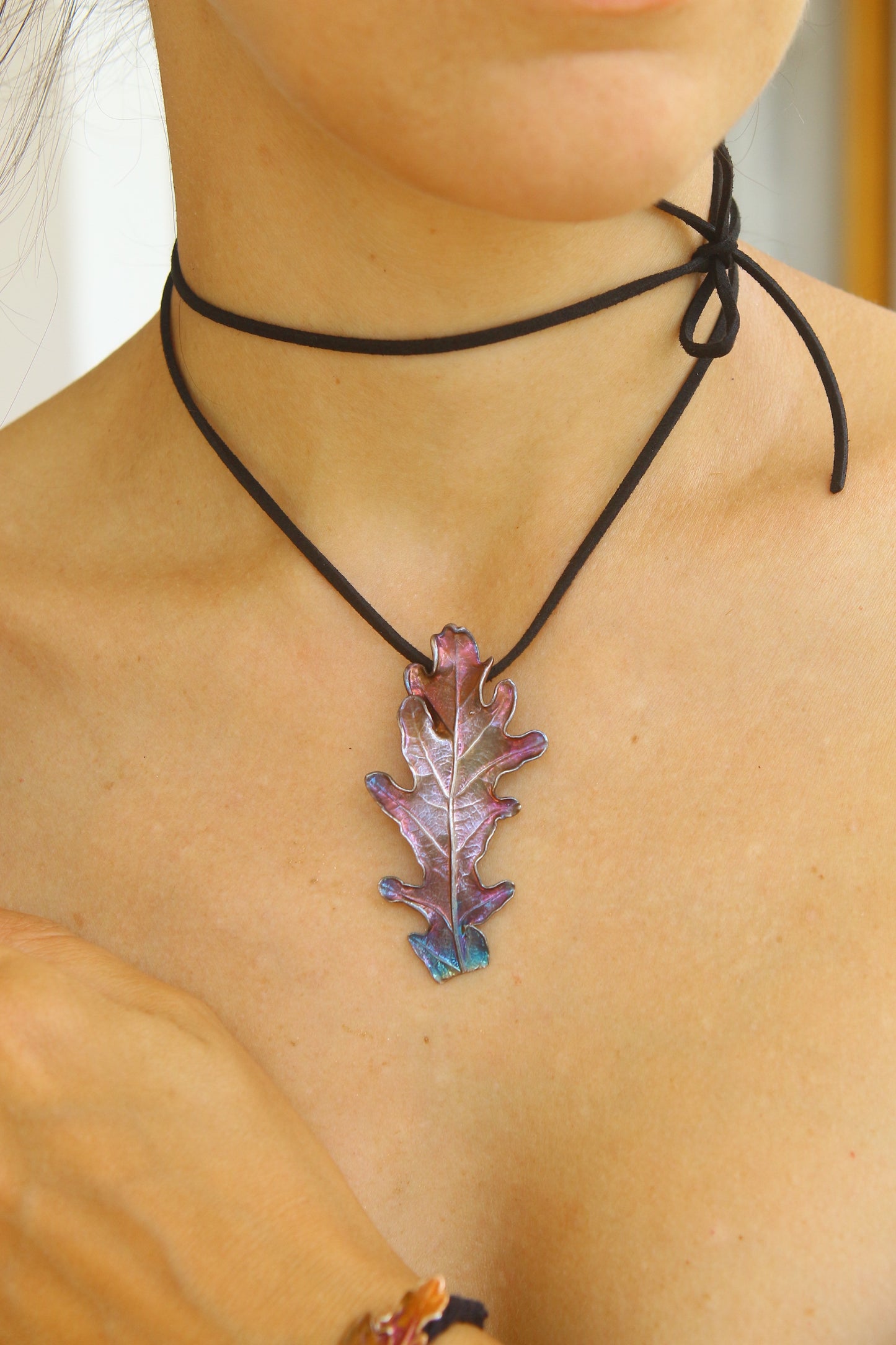 Pendente com folha de carvalho