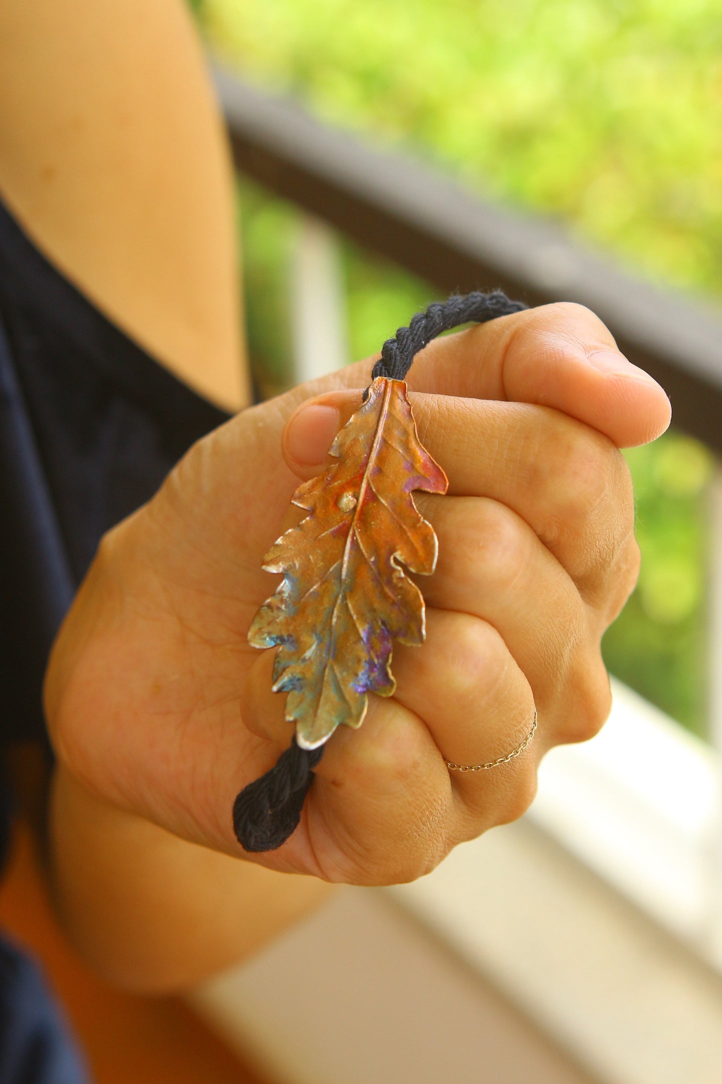 Pulseira com folha de carvalho