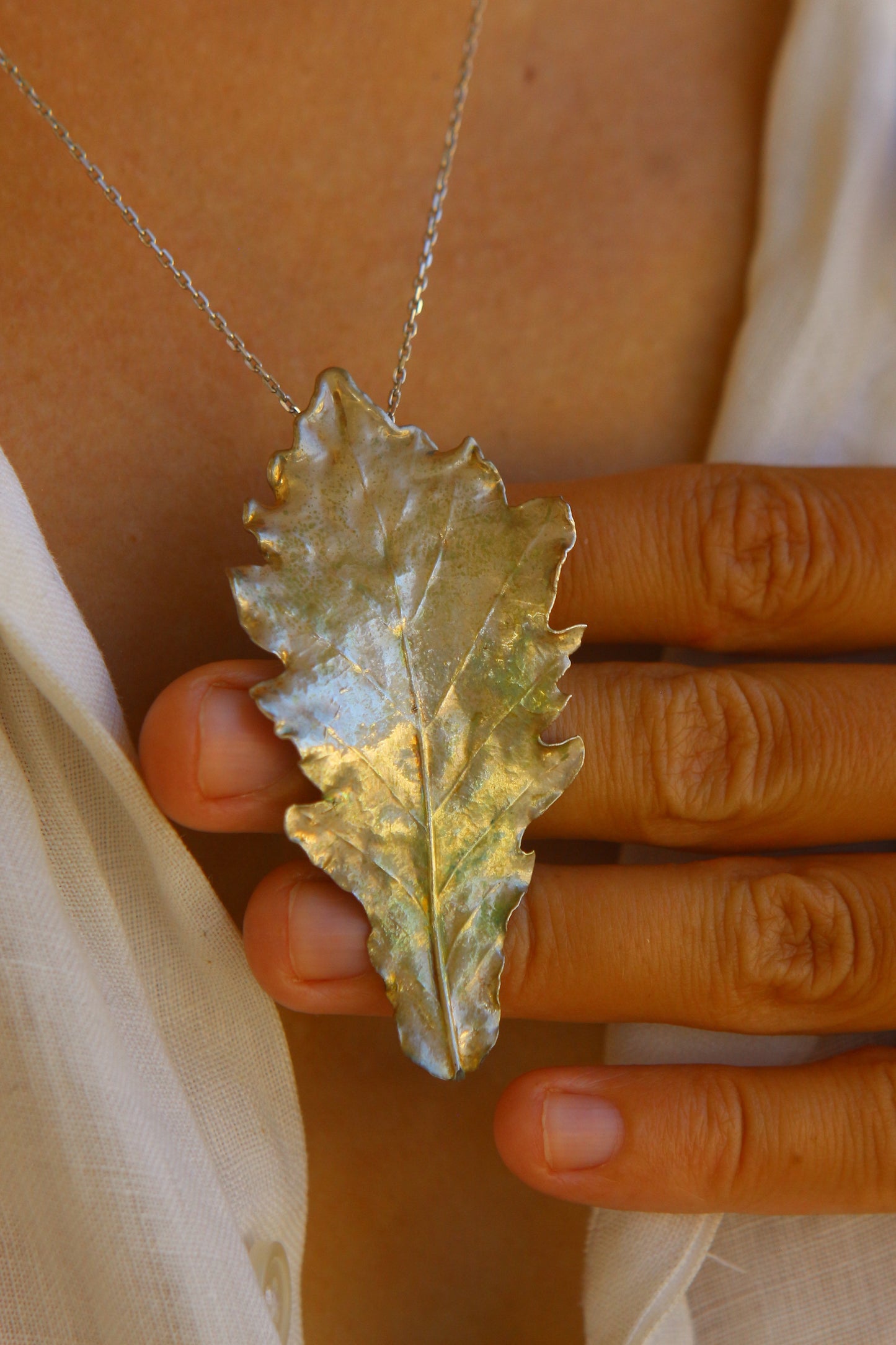 Pendente com folha de carvalho