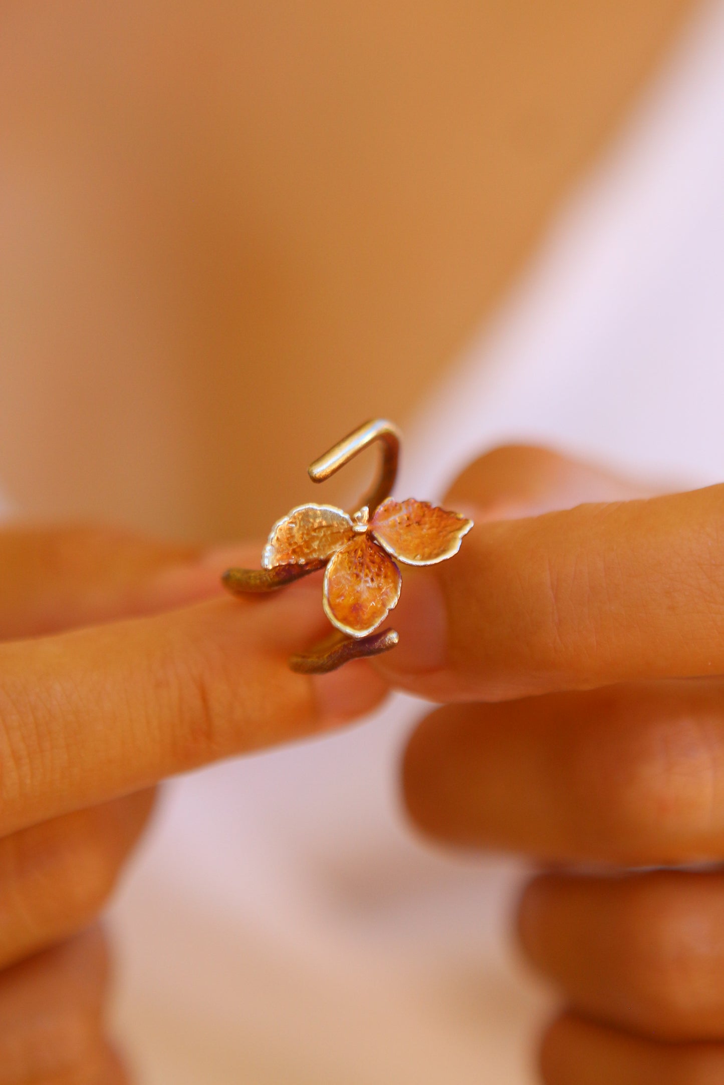 Anel com flor de hortensia