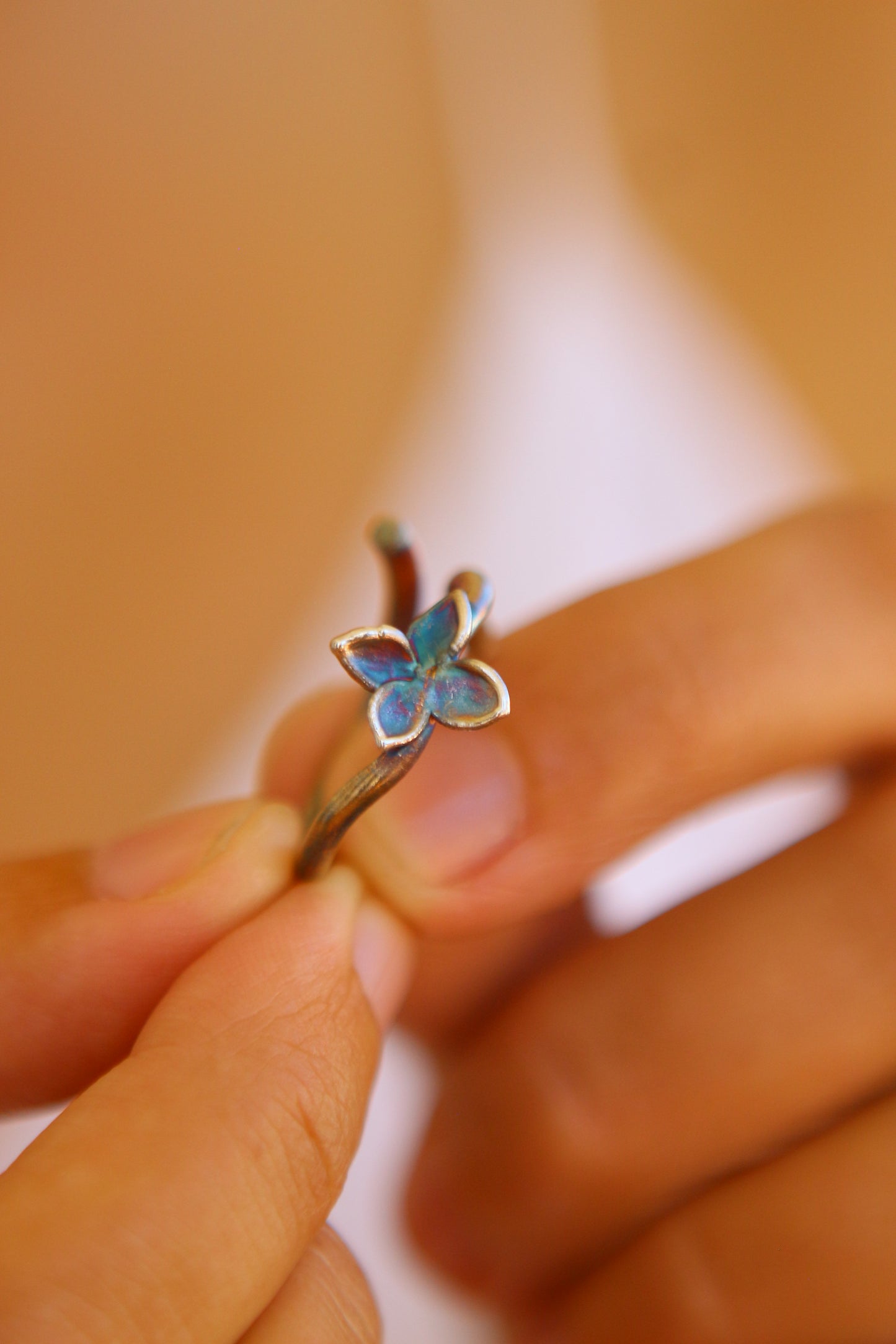 Anel com flor de hortensia