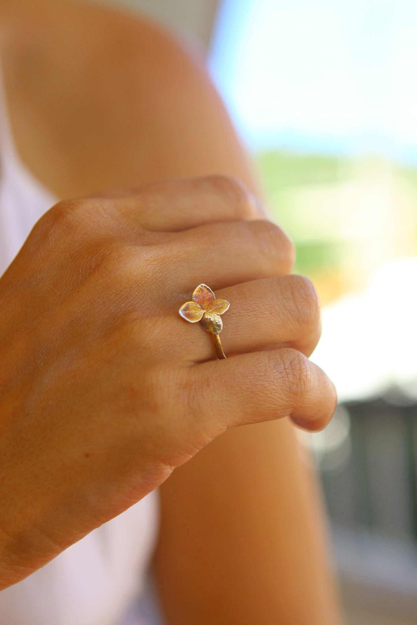 Anel com flor de hortensia