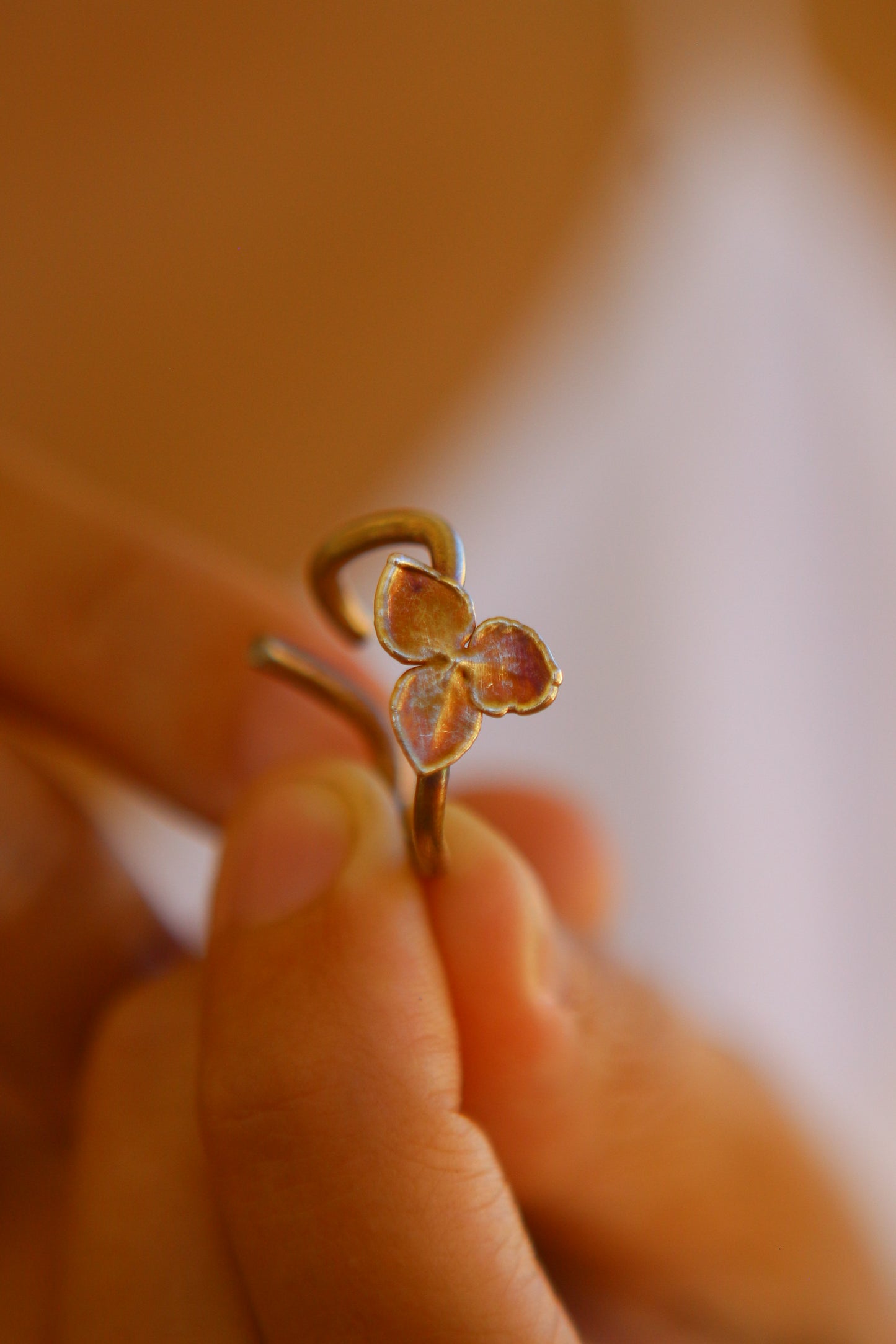 Anel com flor de hortensia