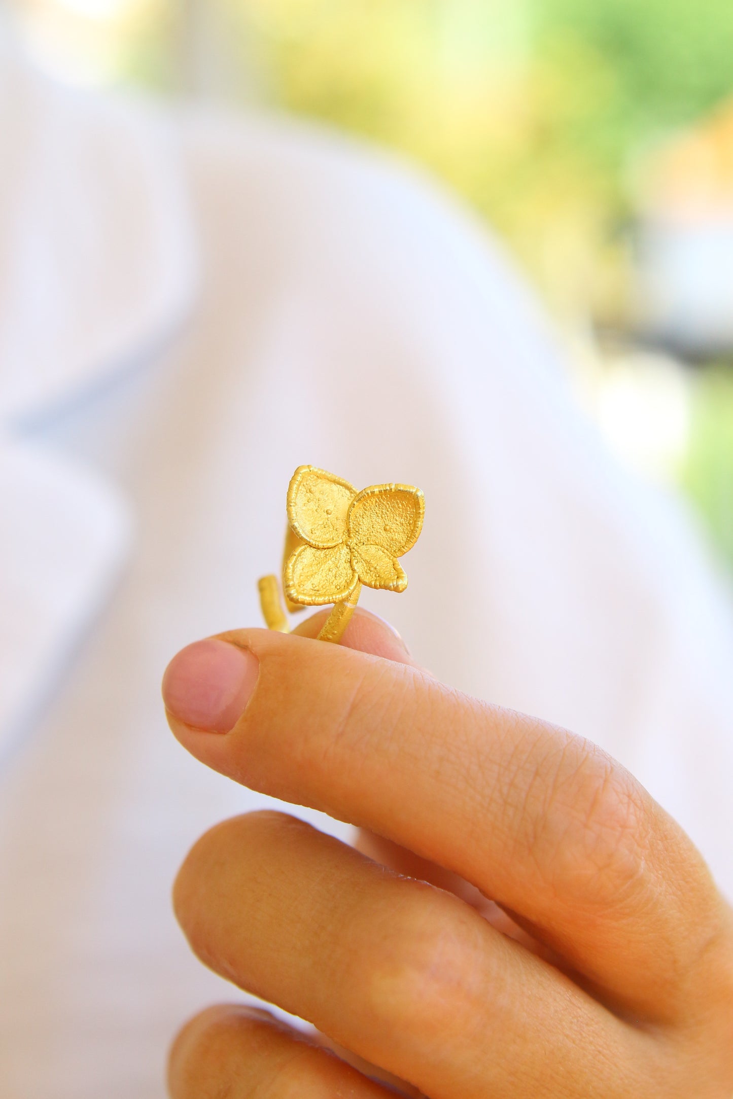 Anel com flor de hortensia