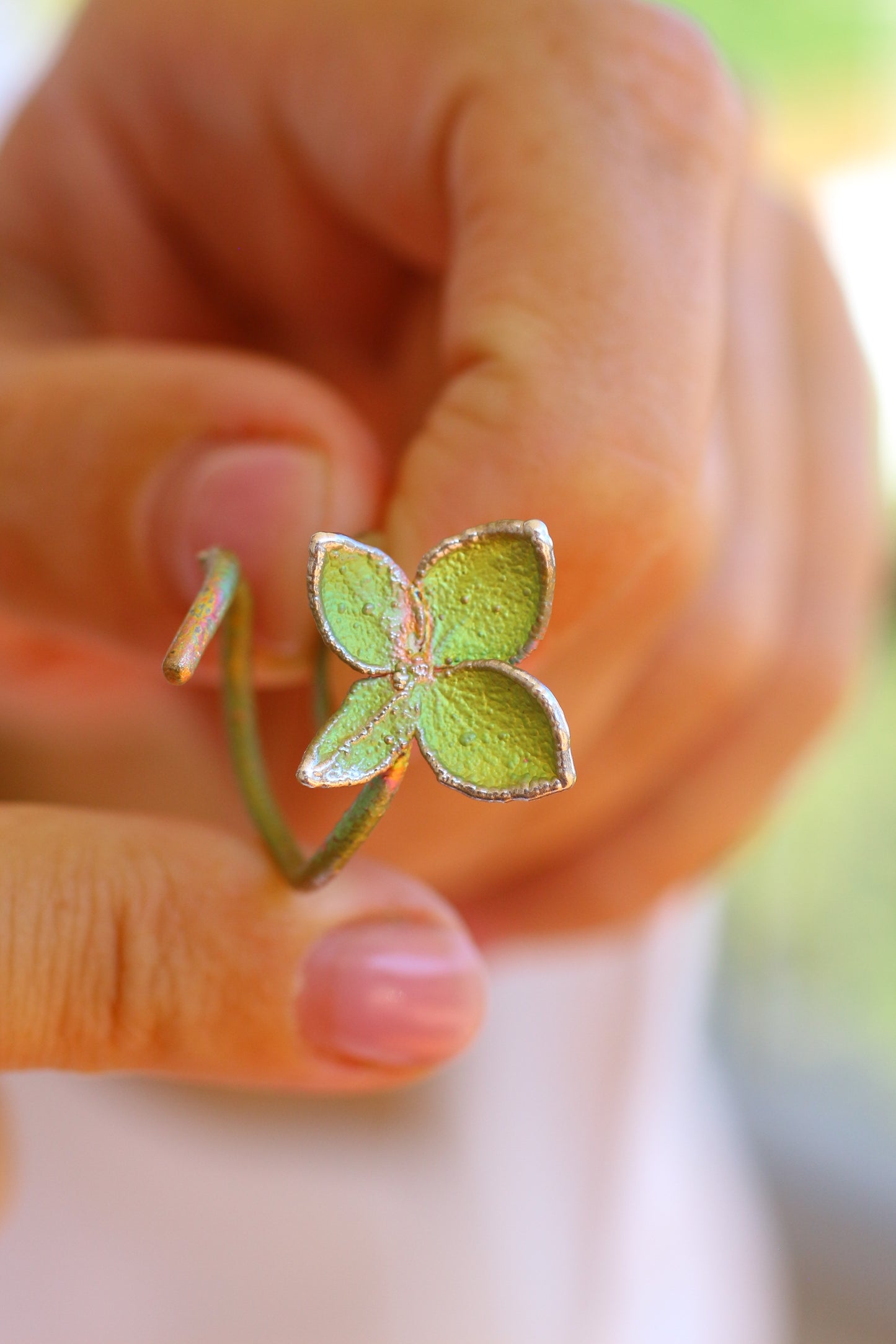 Anel com flor de hortensia