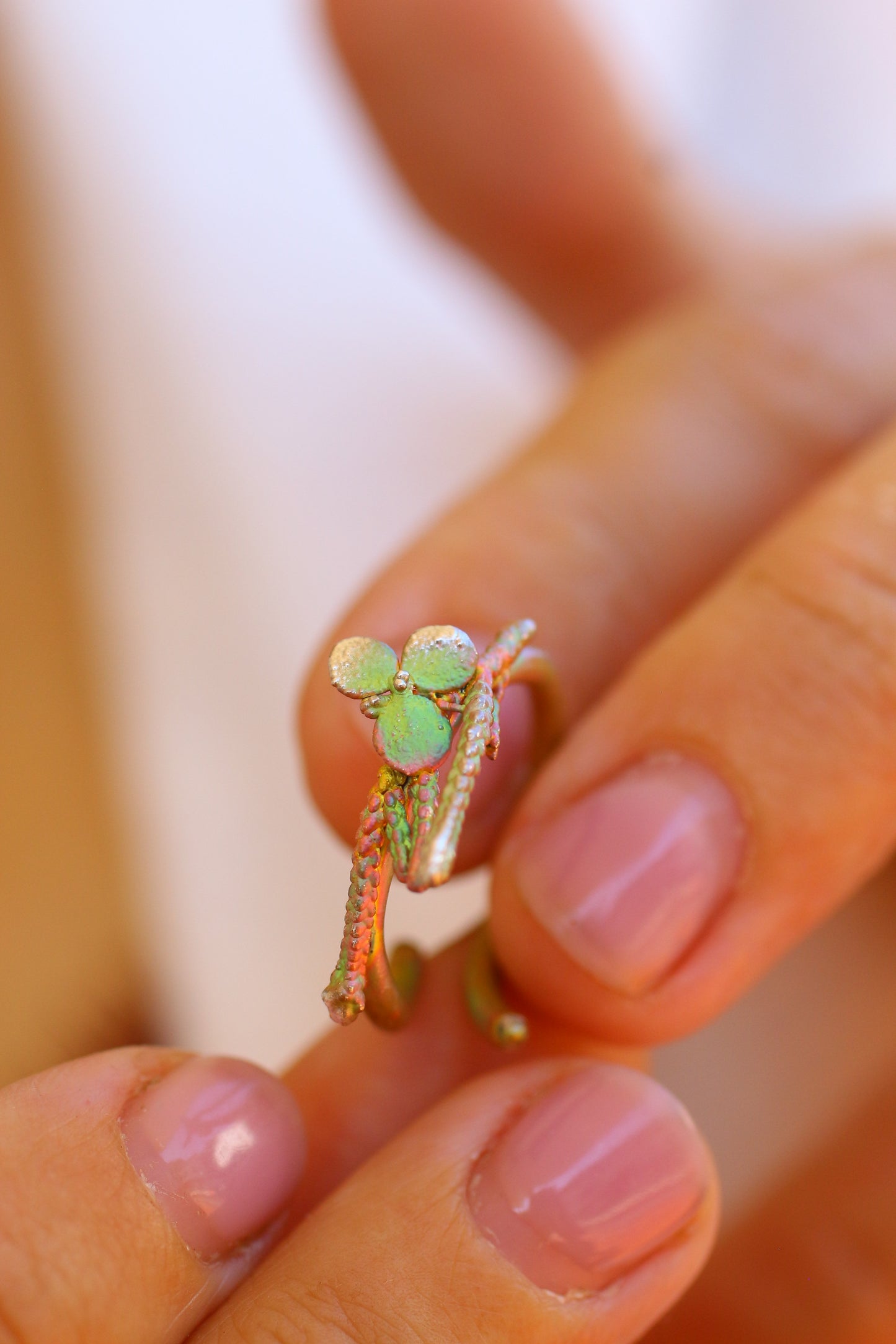 Anel com flor de hortensia