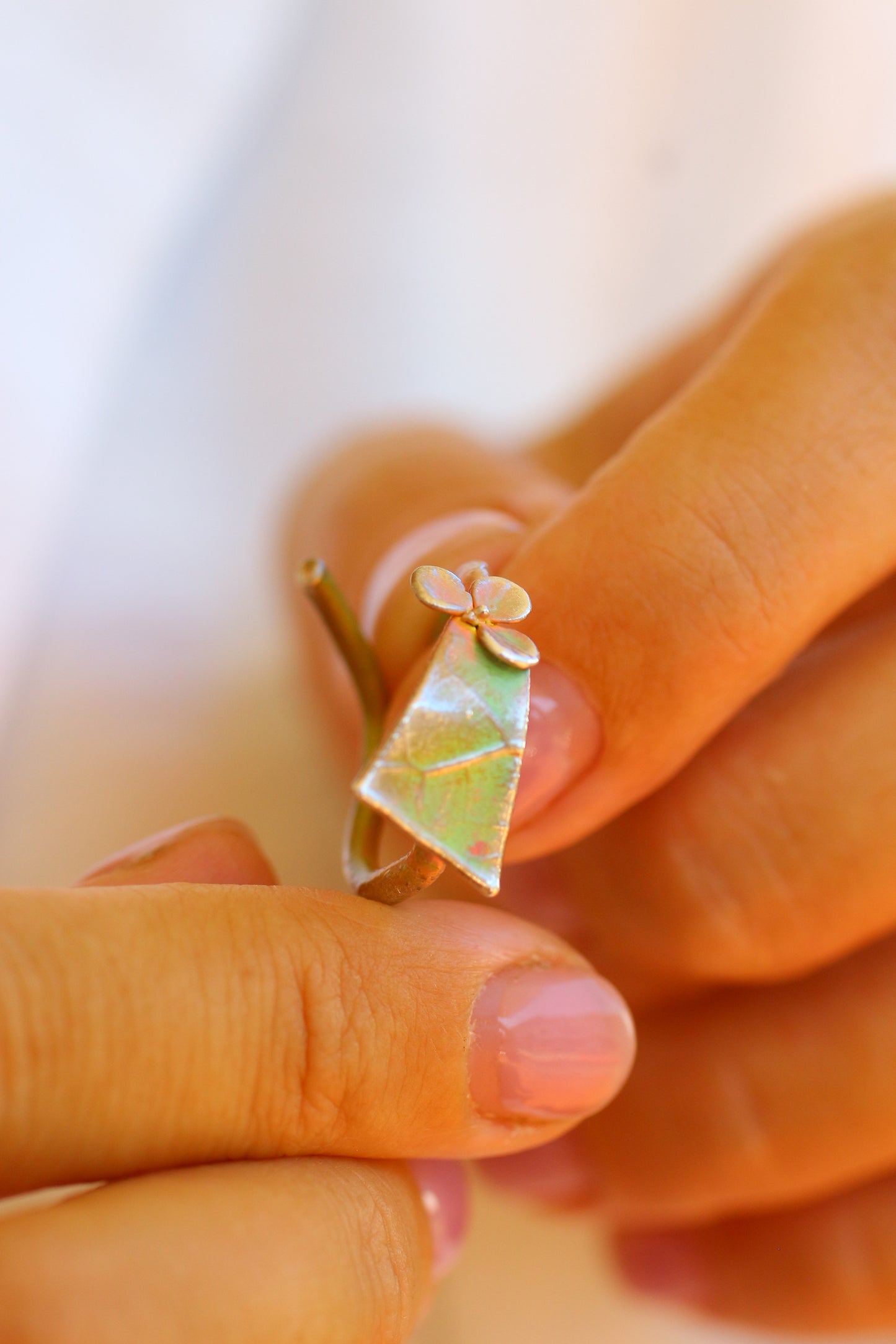 Anel com flor de hortensia