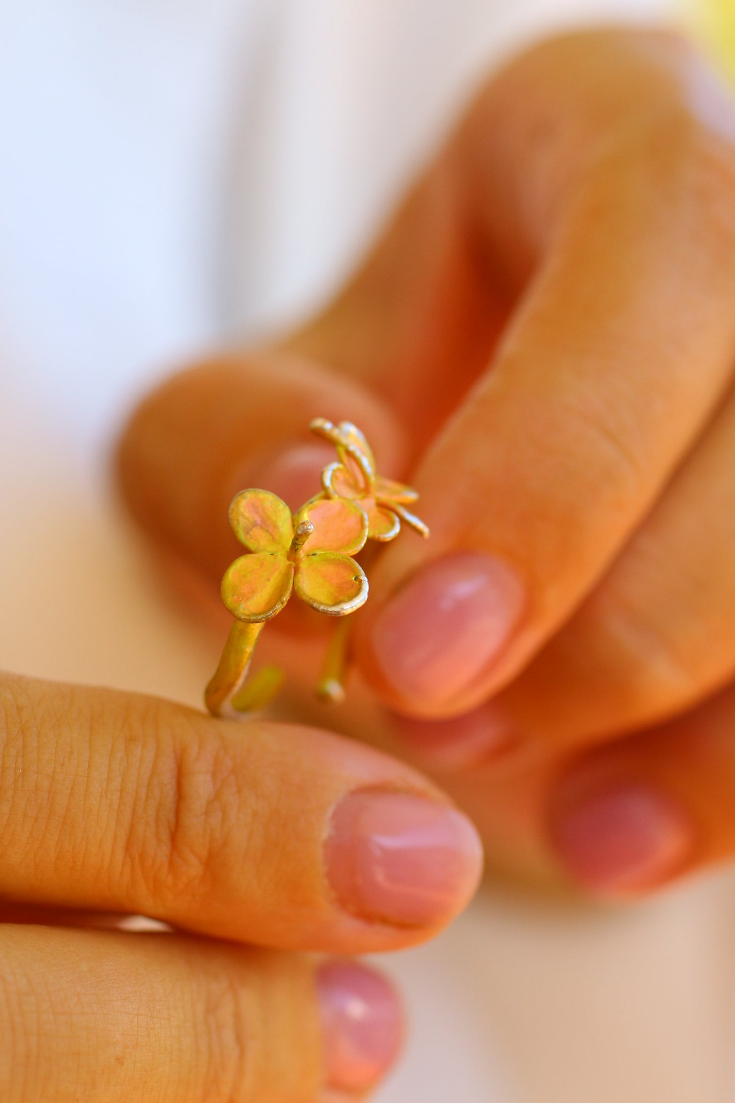 Anel com flor de hortensia