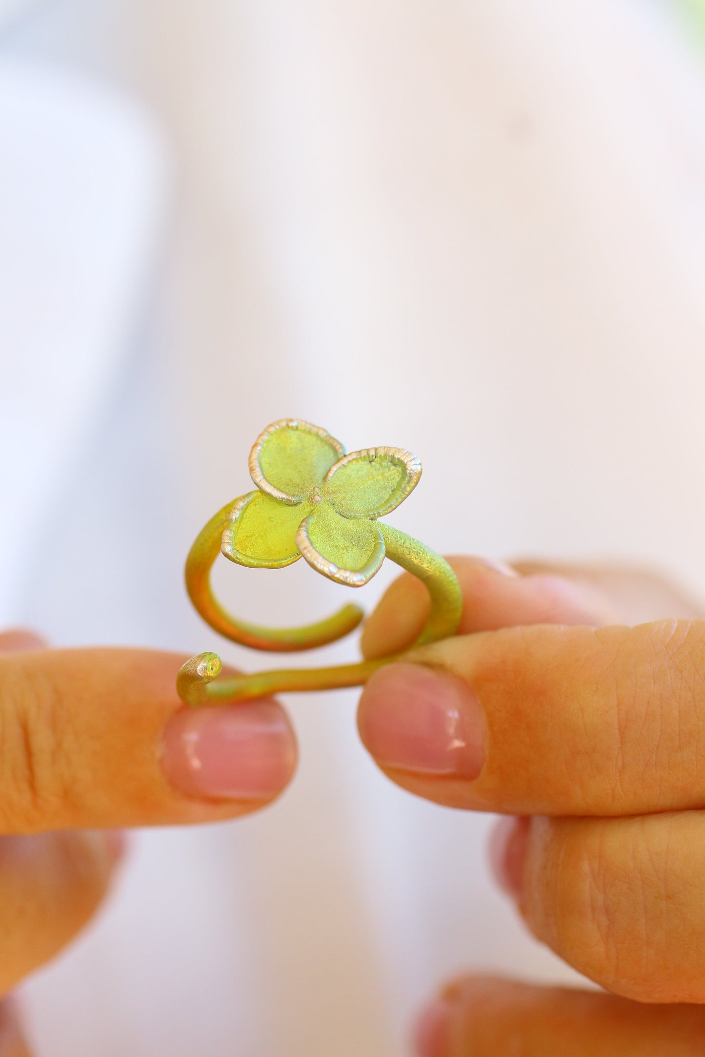 Anel com flor de hortensia