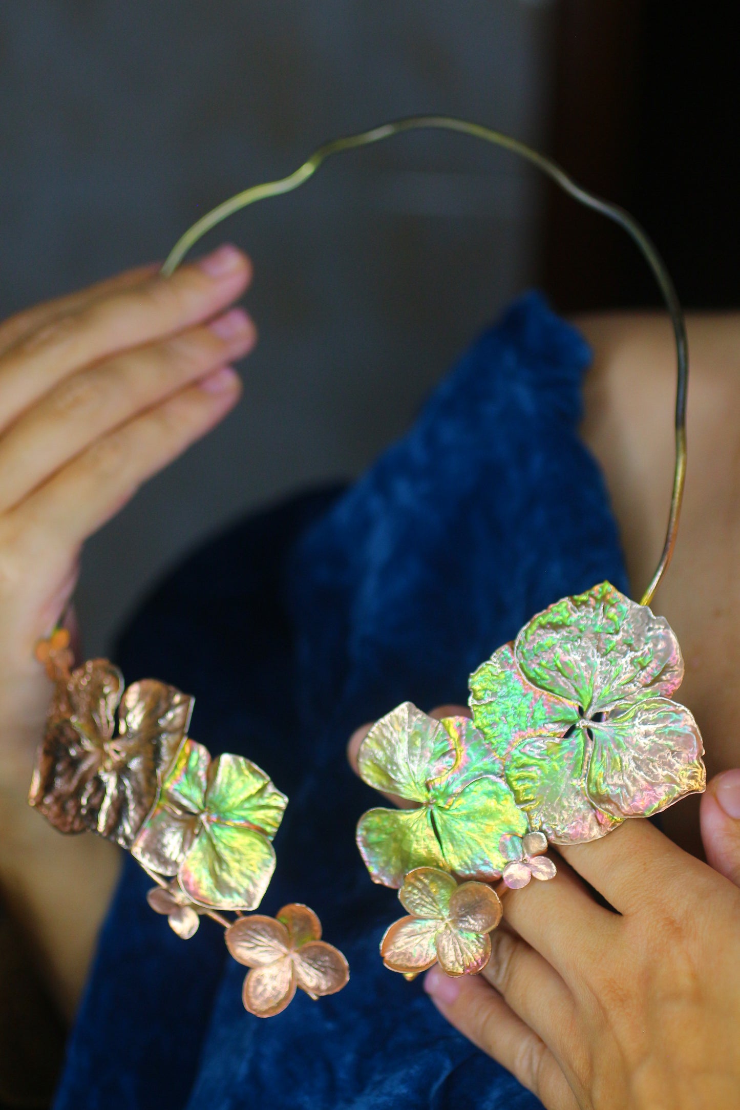 Colar com flores de hortensia