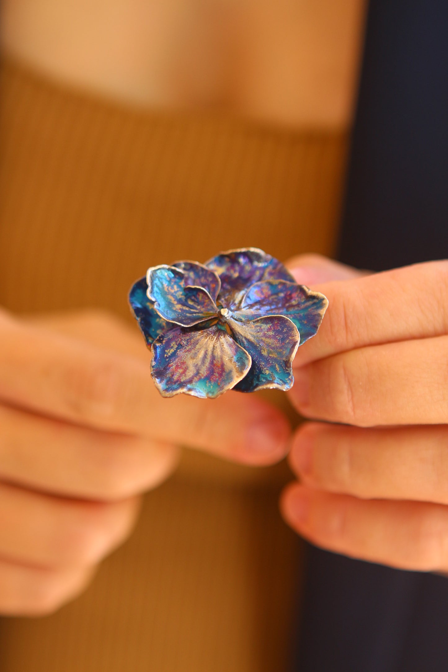 Anel com flor de hortensia