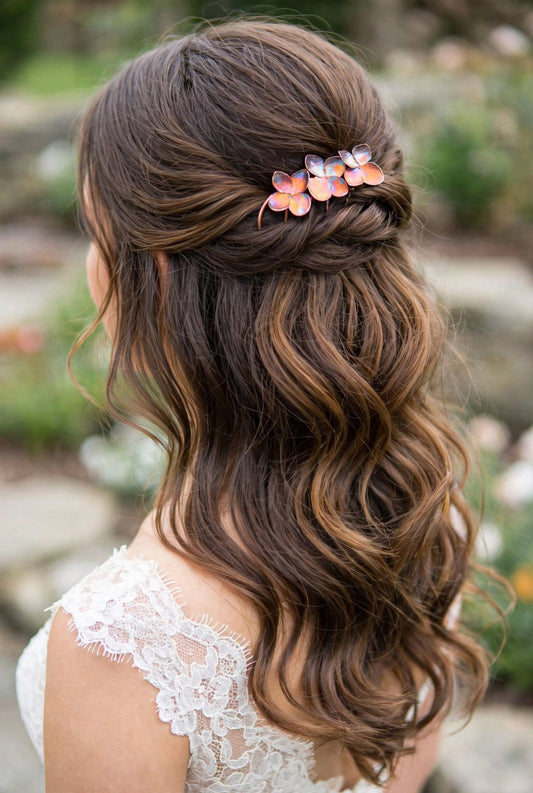 Acessorio para cabelo com flores de hortensia