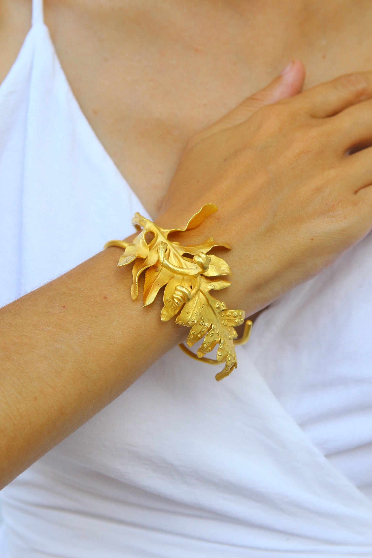 Pulseira com folhas de fetos