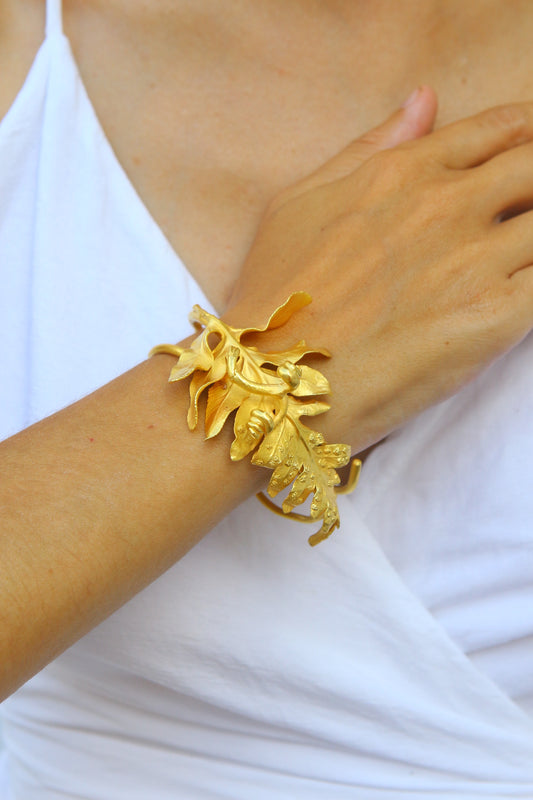 Pulseira com folhas de fetos