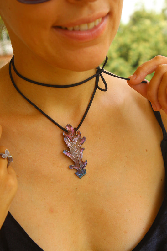 Pendente com folha de carvalho