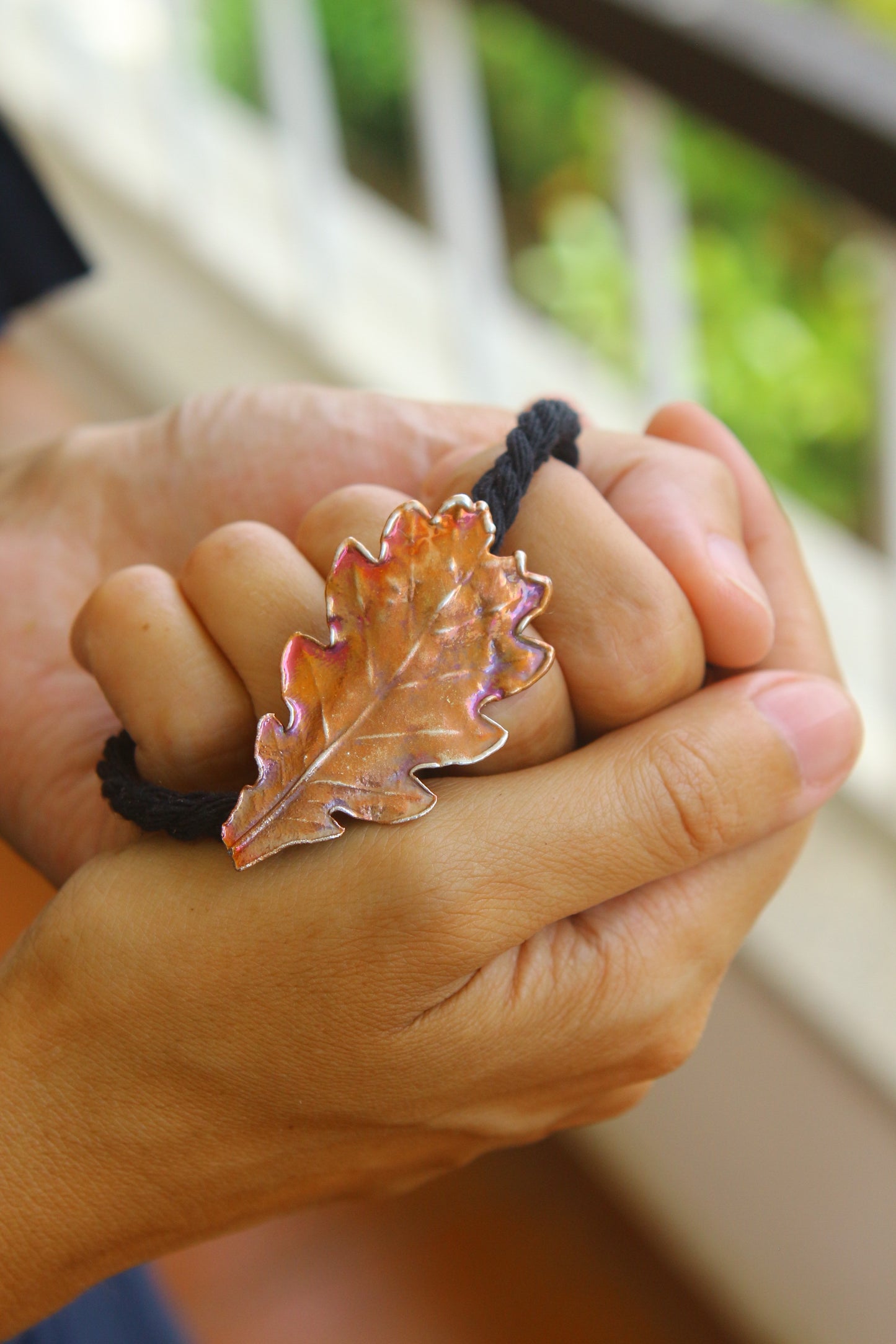 Pulseira com folha de carvalho