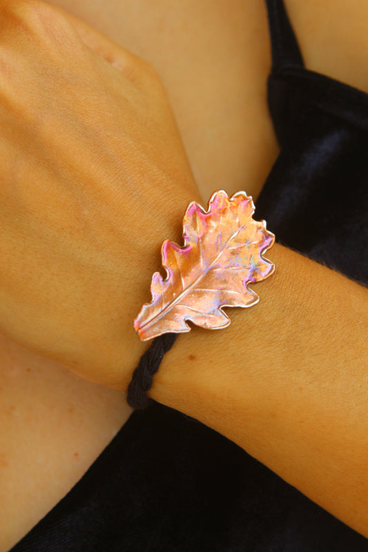 Pulseira com folha de carvalho