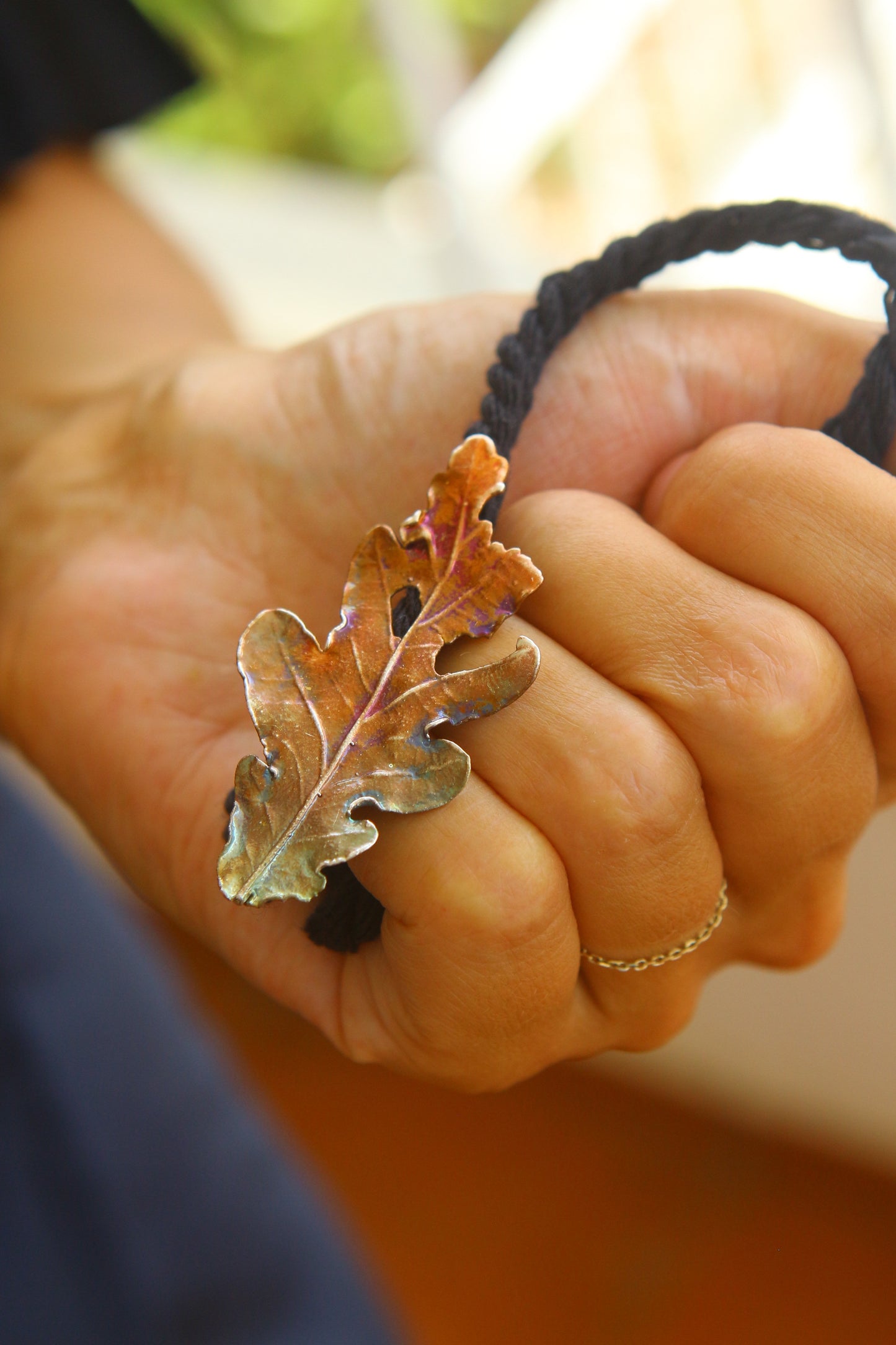 Pulseira com folha de carvalho