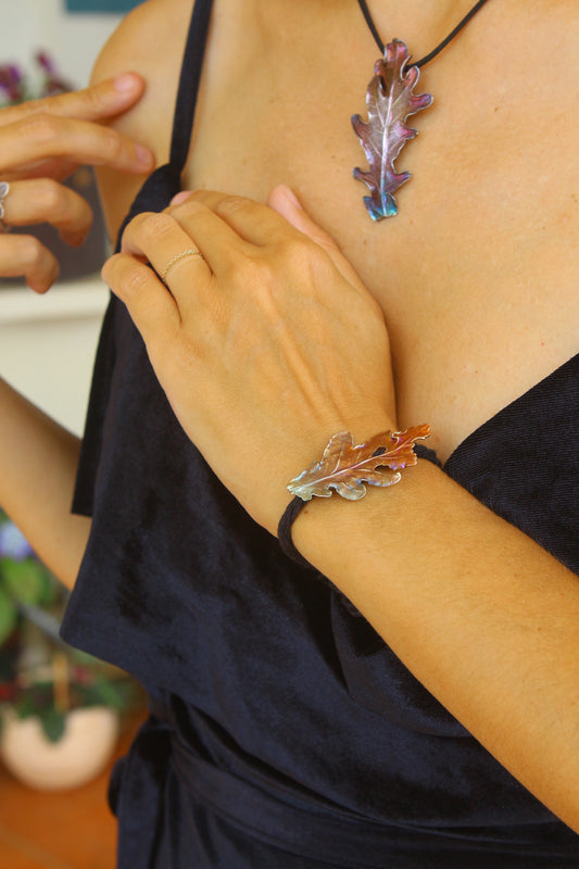 Pulseira com folha de carvalho