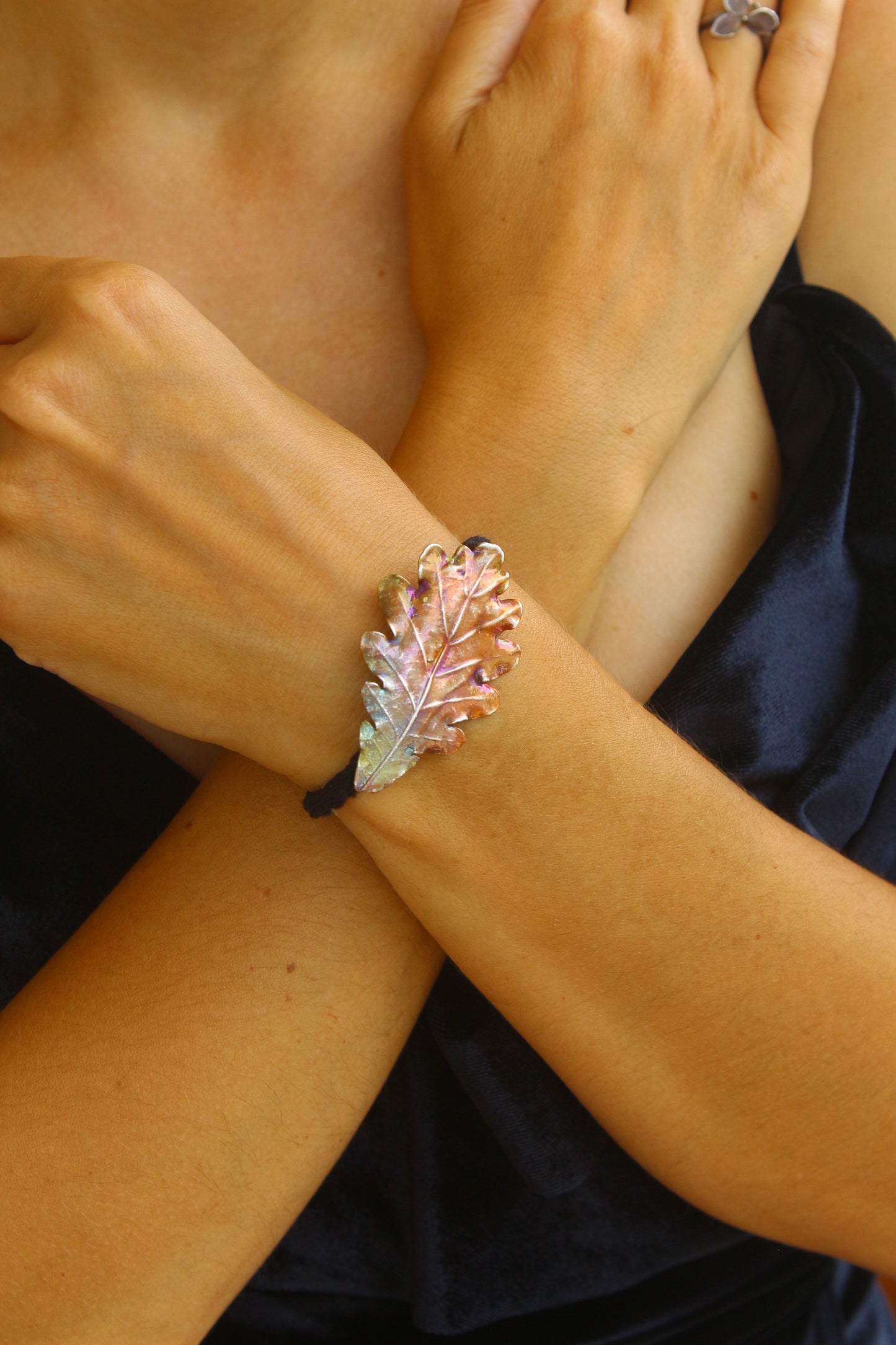 Pulseira com folha de carvalho