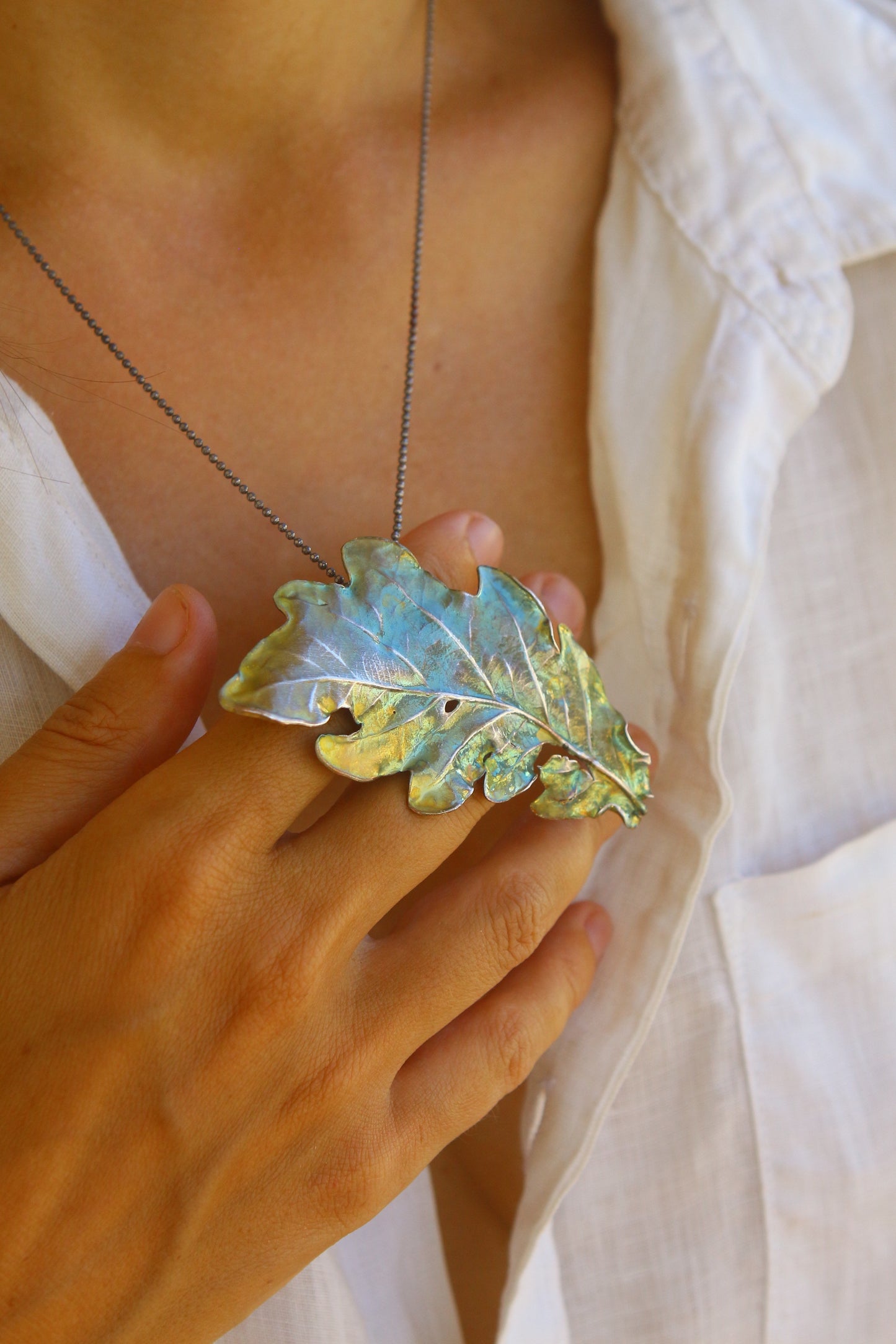 Pendente com folha de carvalho