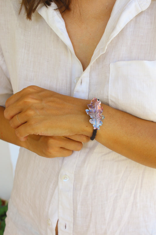 Pulseira com folha de carvalho