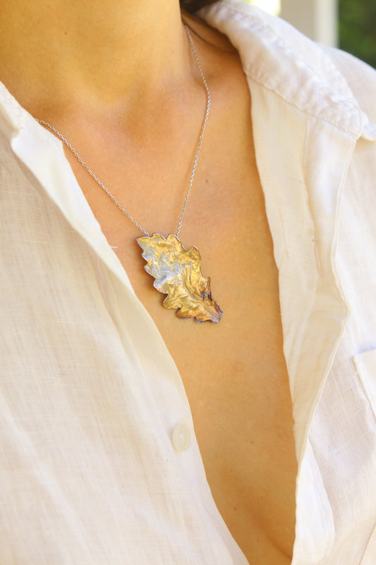 Pendente com folha de carvalho