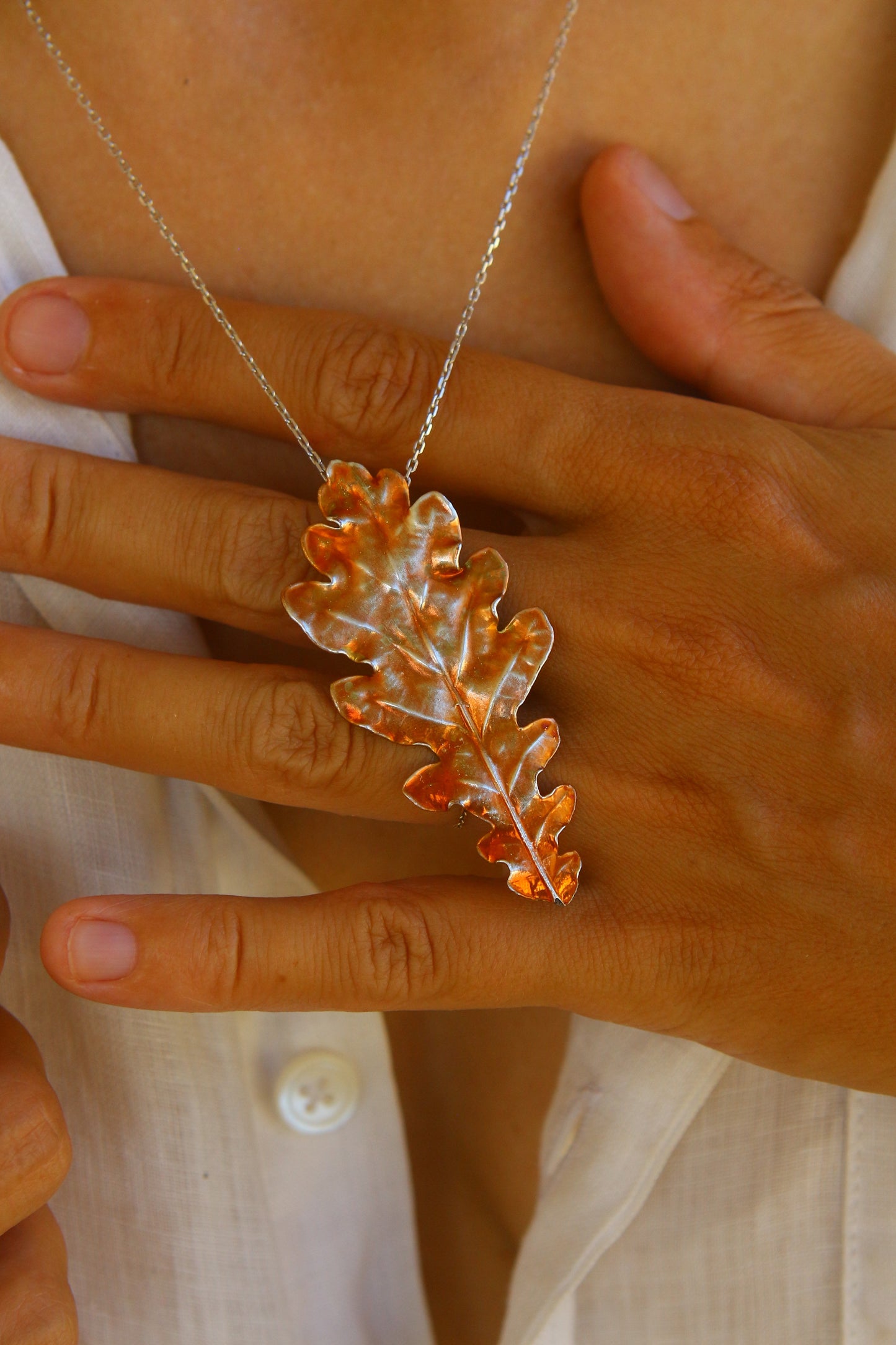 Pendente com folha de carvalho