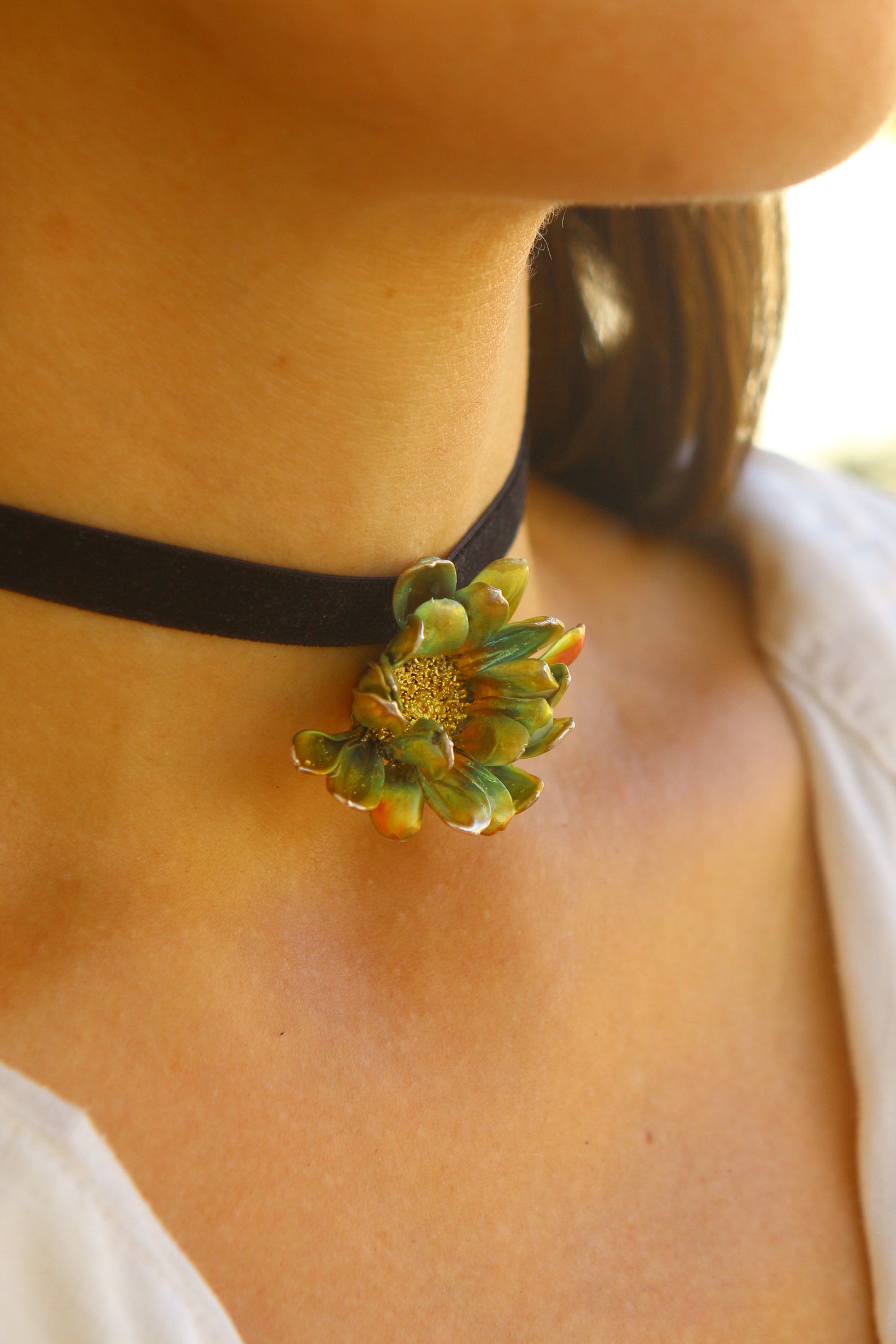 Pendente com flor de crisantemo