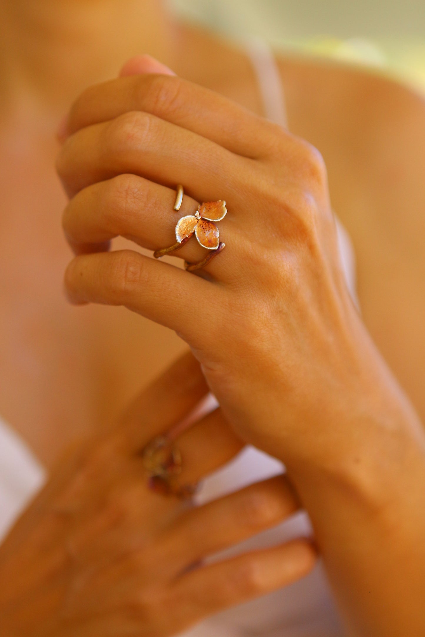 Anel com flor de hortensia