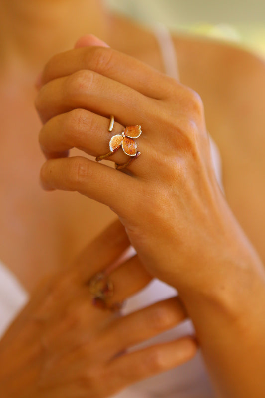 Anel com flor de hortensia
