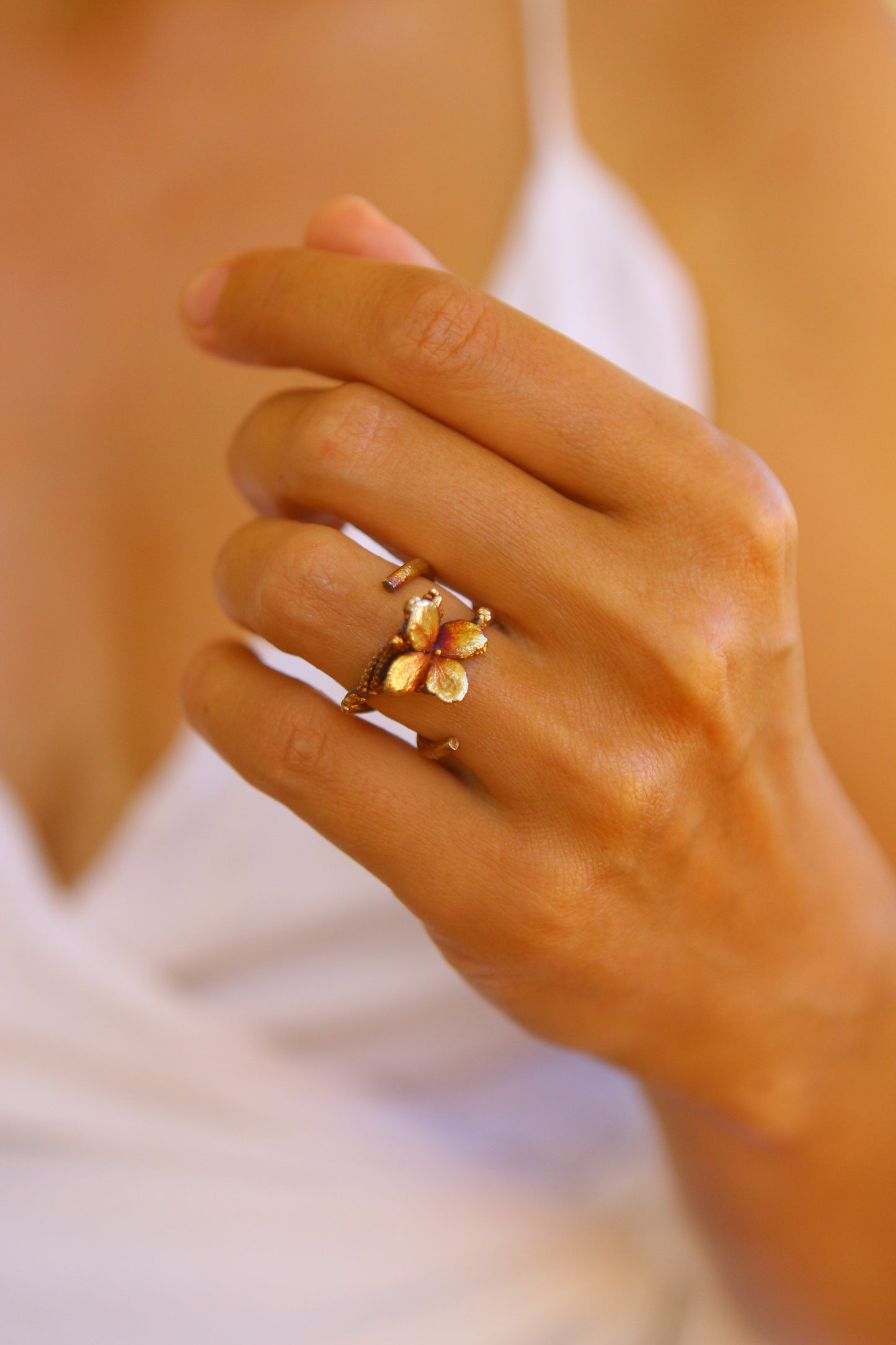 Anel com flor de hortensia