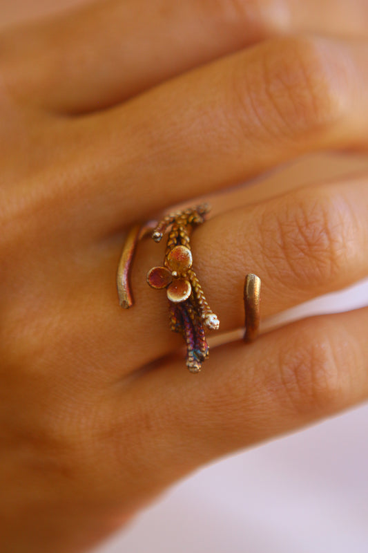 Anel com flor de hortensia