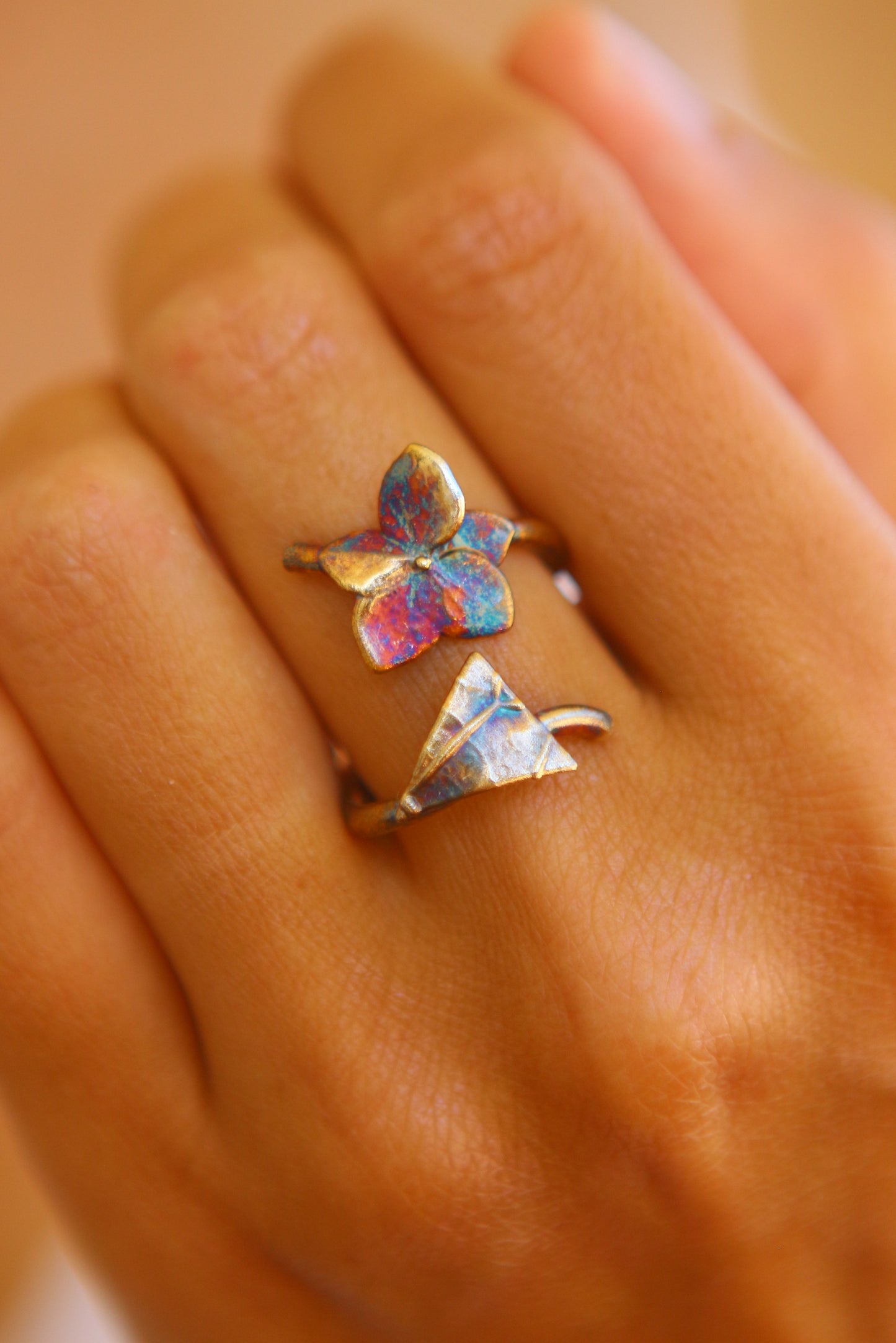 Anel com flor de hortensia