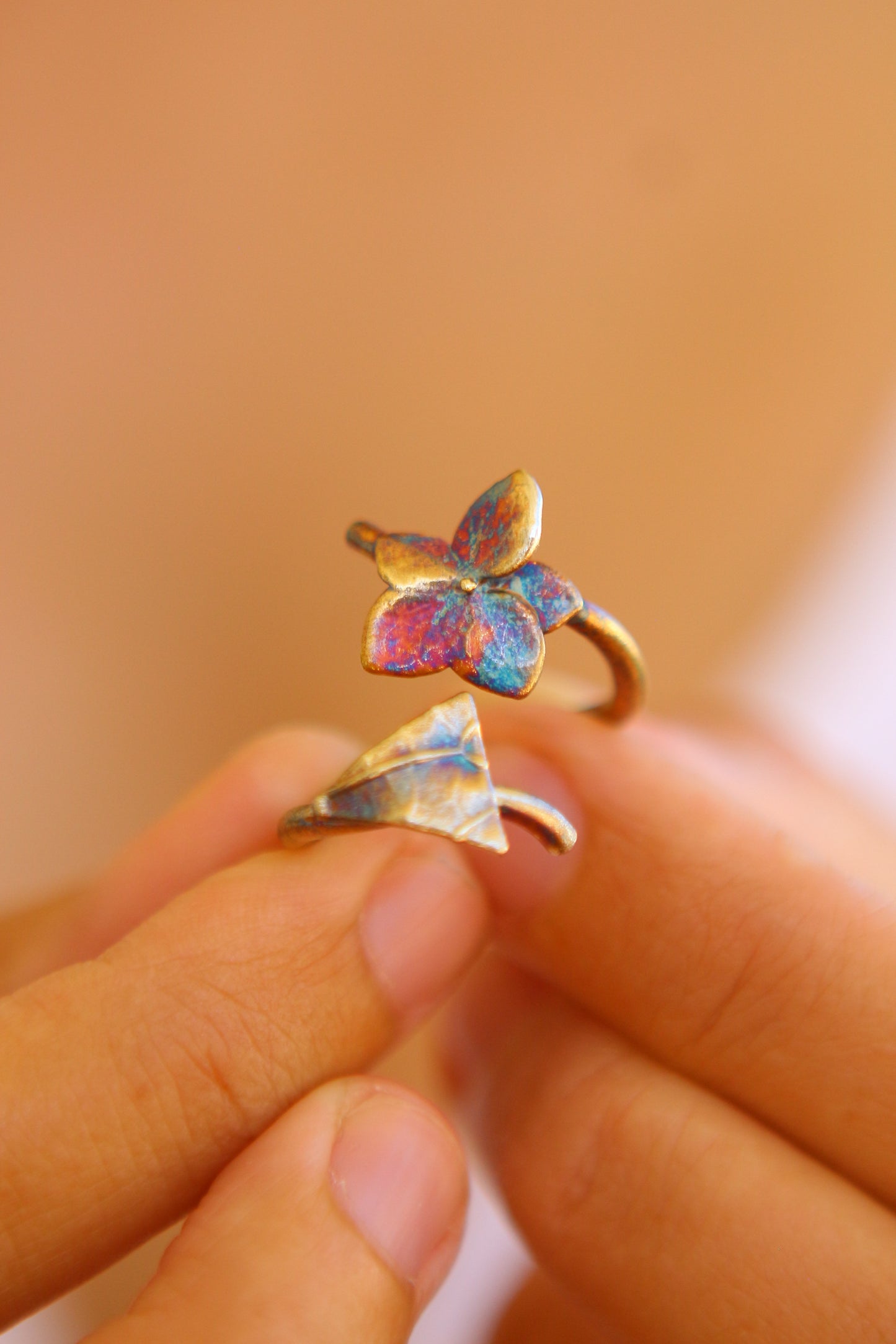 Anel com flor de hortensia