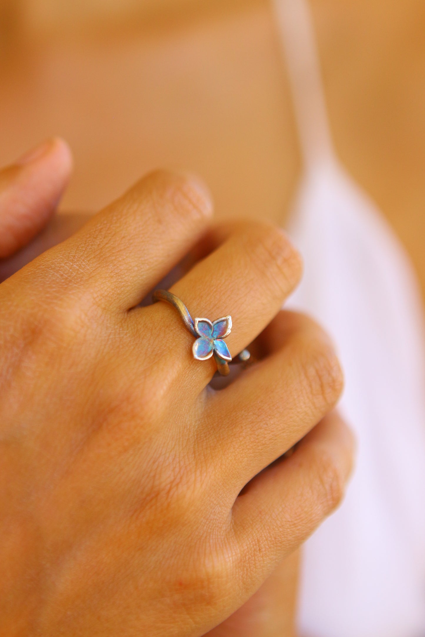 Anel com flor de hortensia