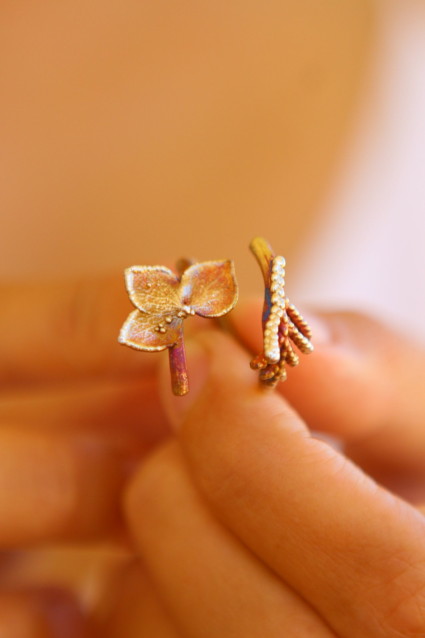 Anel com flor de hortensia