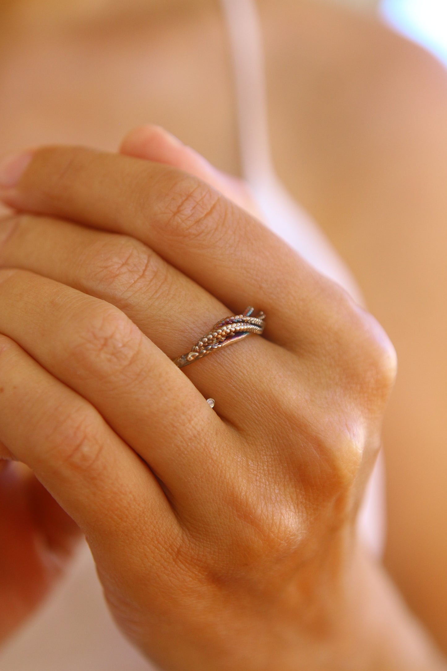 Anel com ramos de tuia