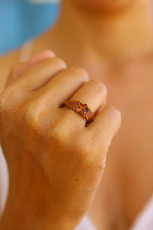 Anel com flor de hortensia