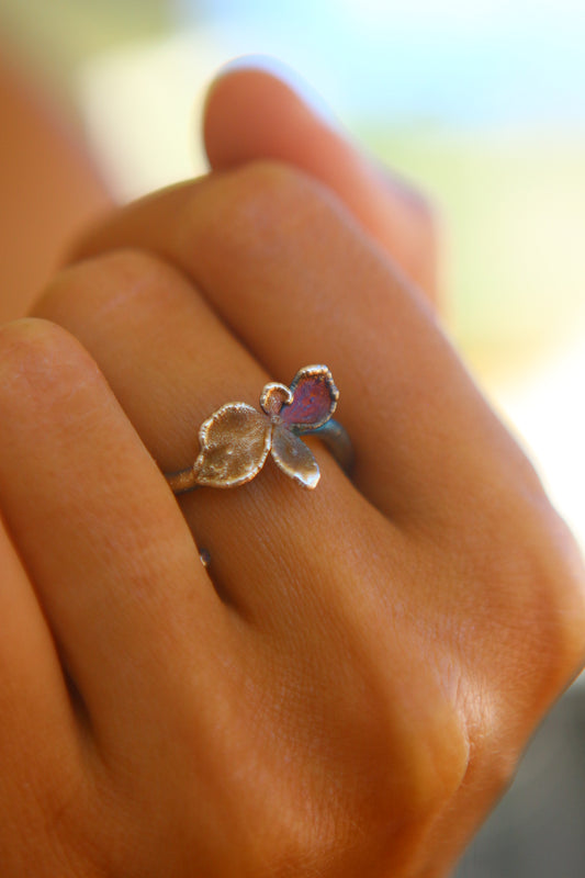 Anel com flor de hortensia