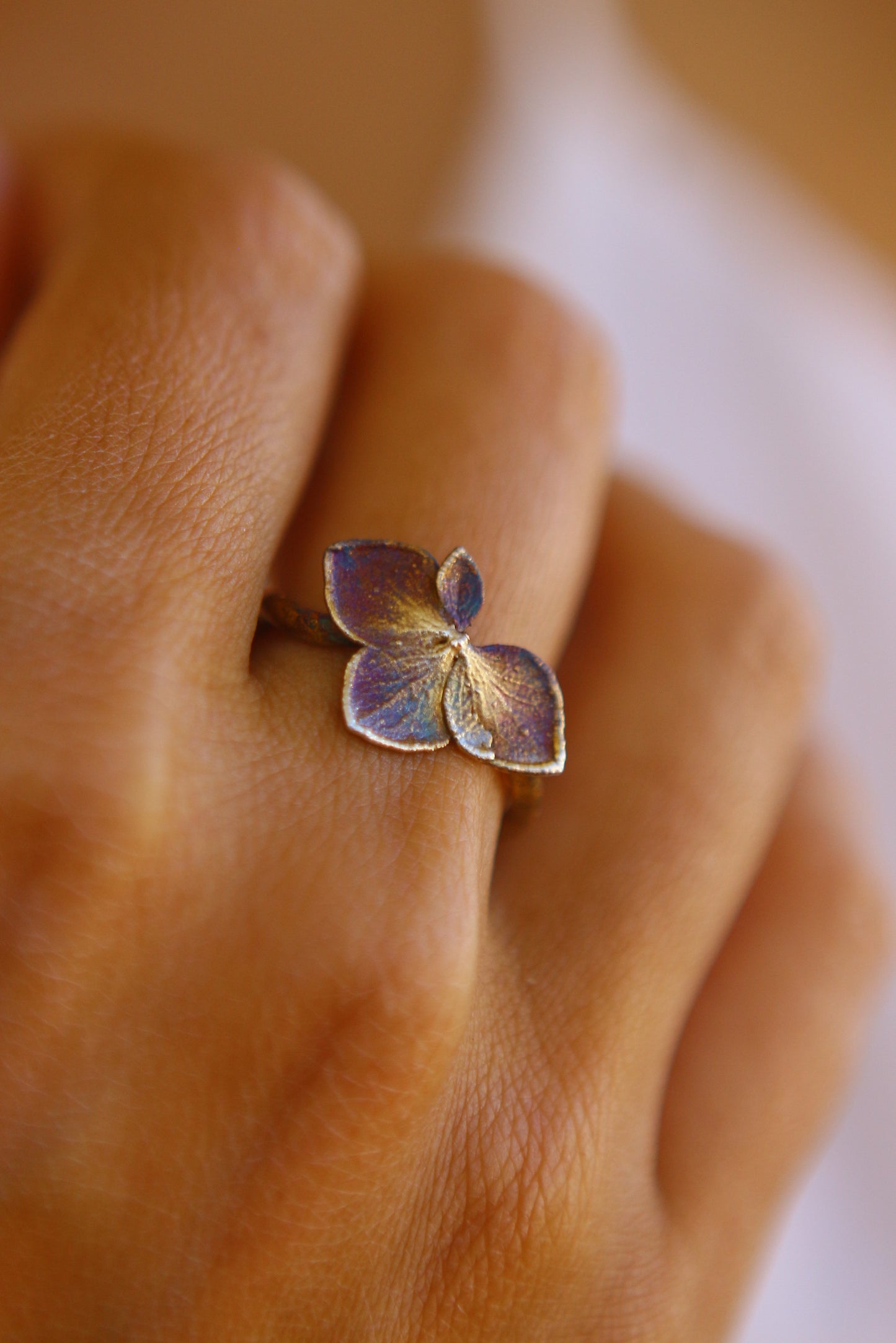 Anel com flor de hortensia
