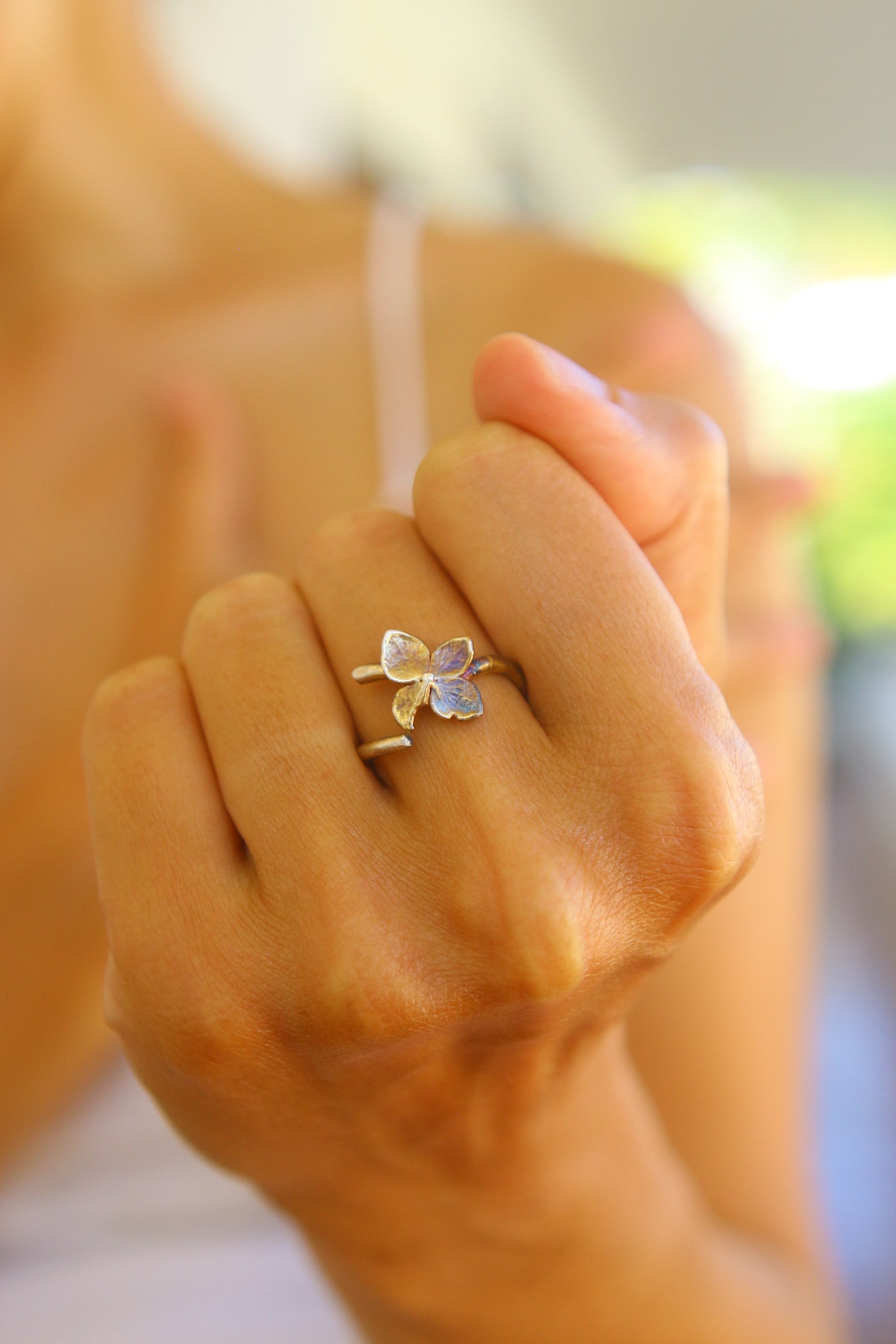 Anel com flor de hortensia