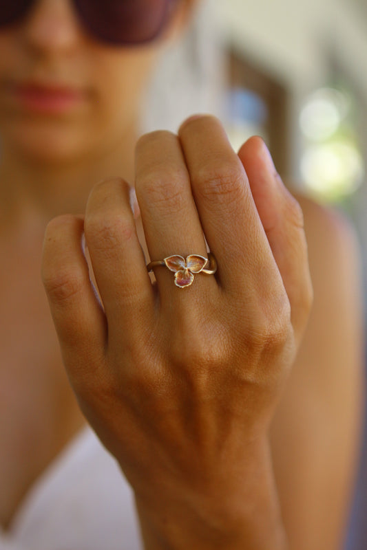 Anel com flor de hortensia