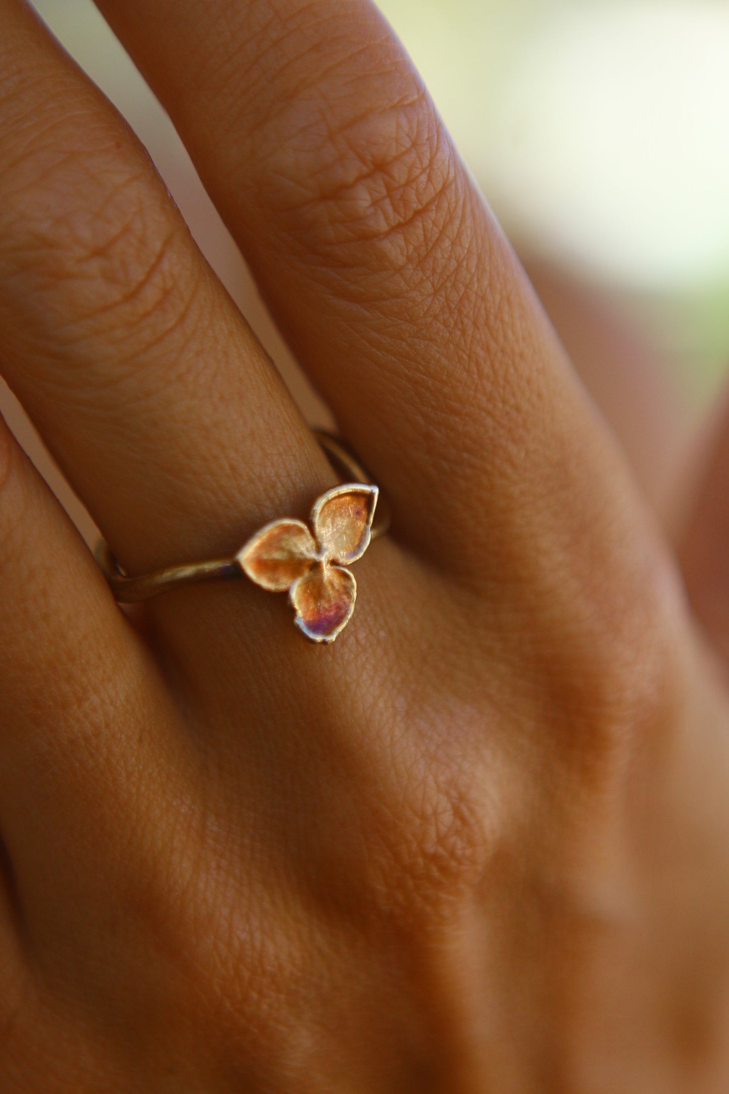 Anel com flor de hortensia