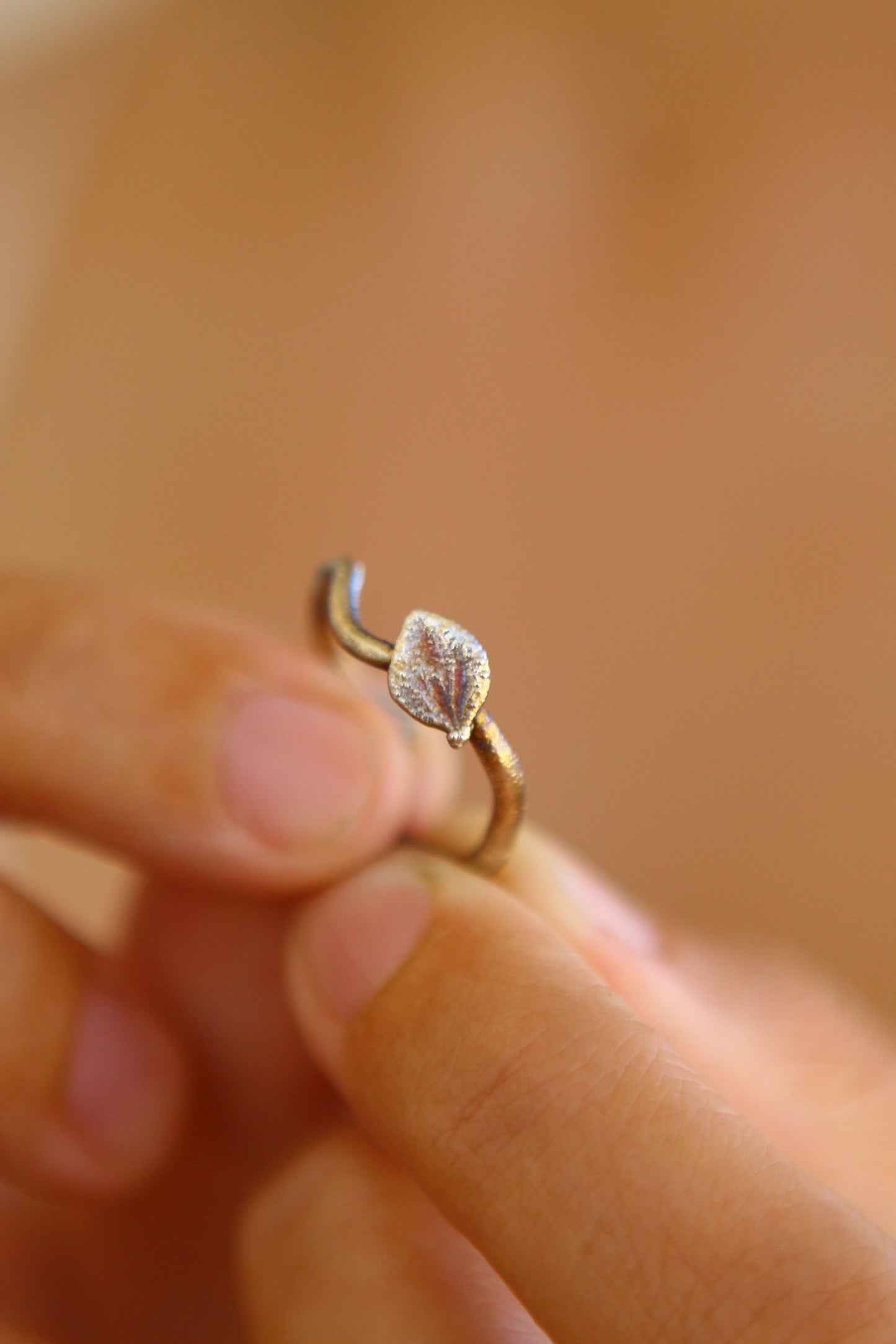 Anel com petala de hortensia