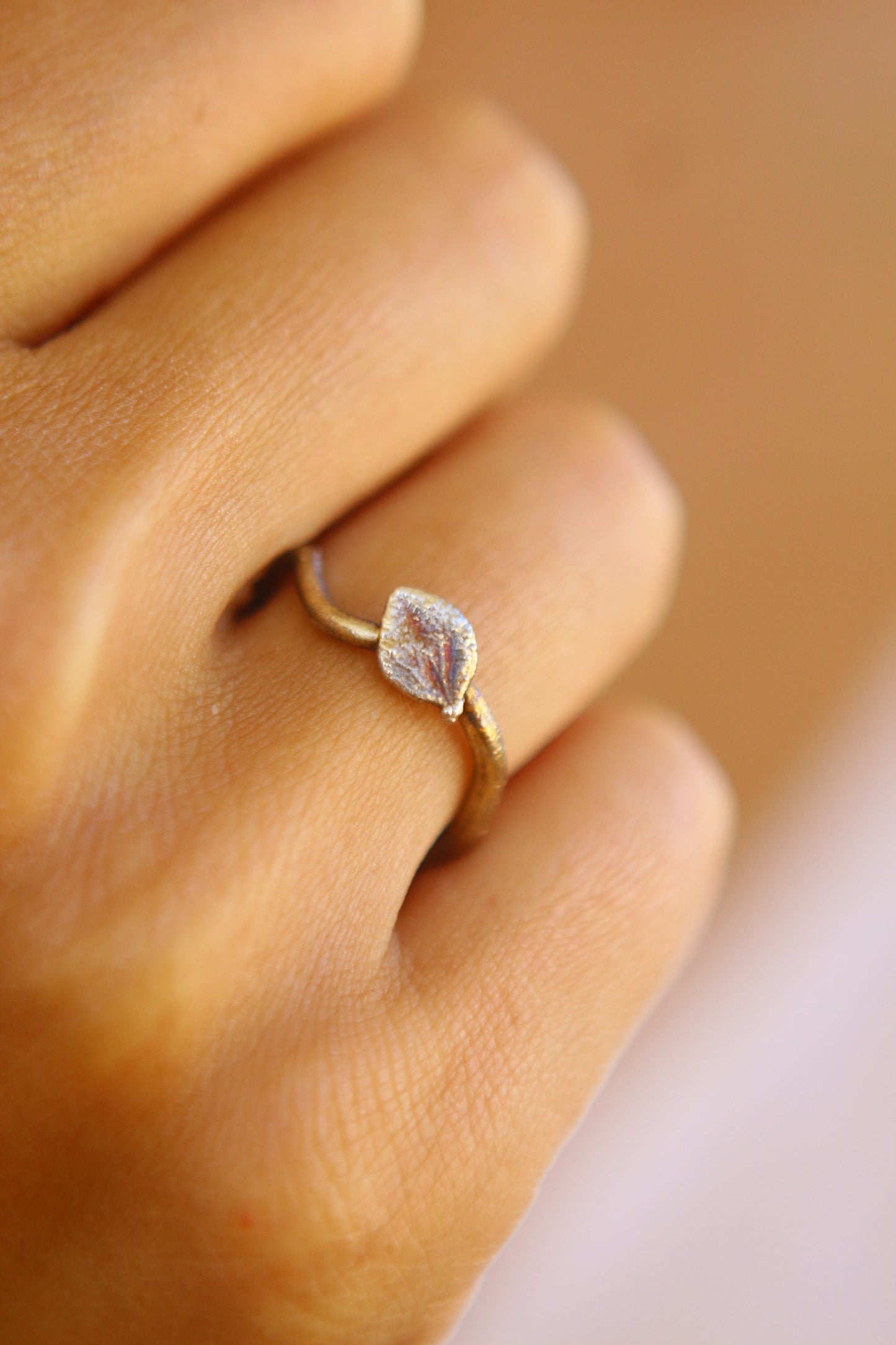 Anel com petala de hortensia